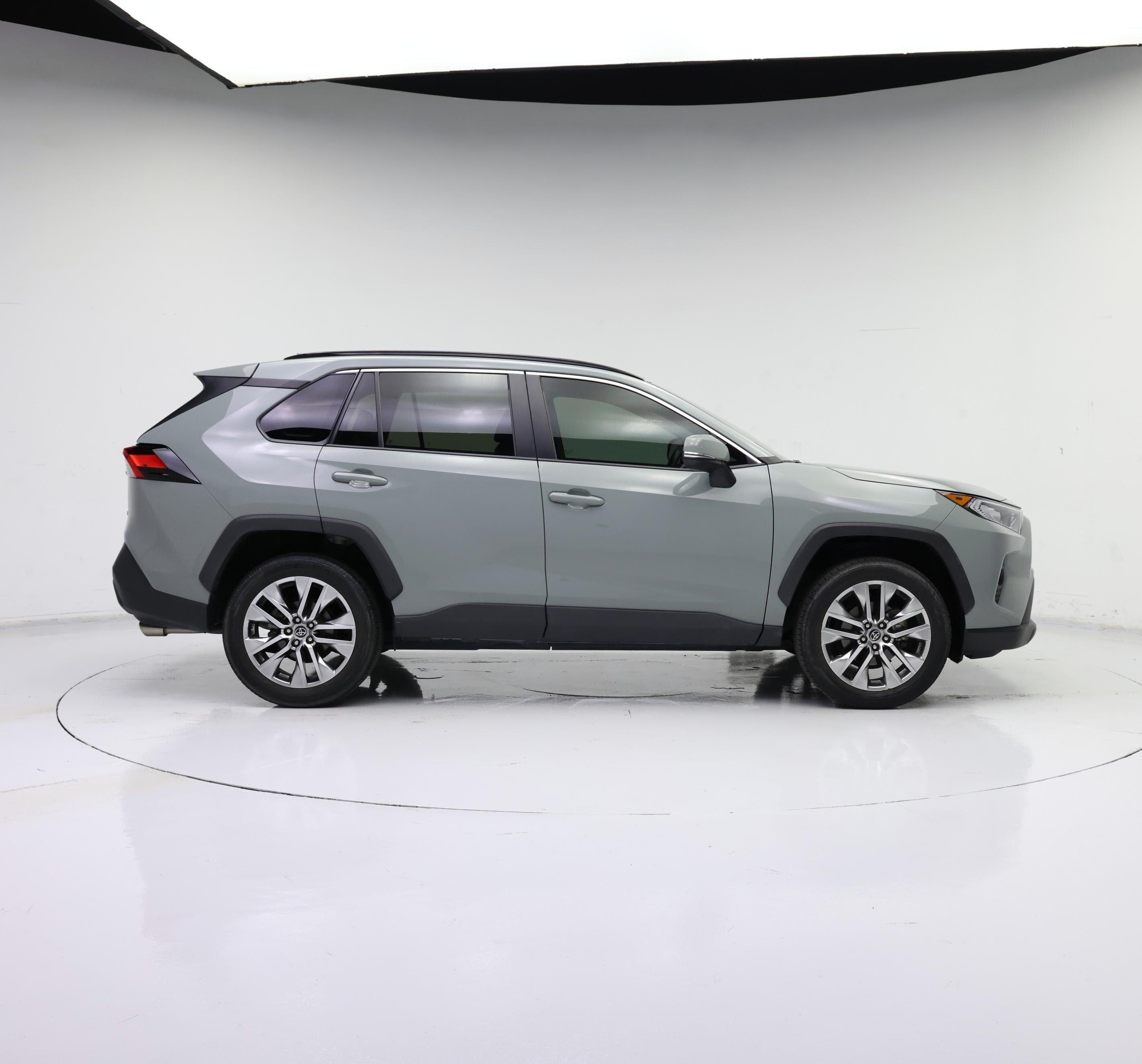 Thumbnail: 2020 Toyota RAV4 - 7