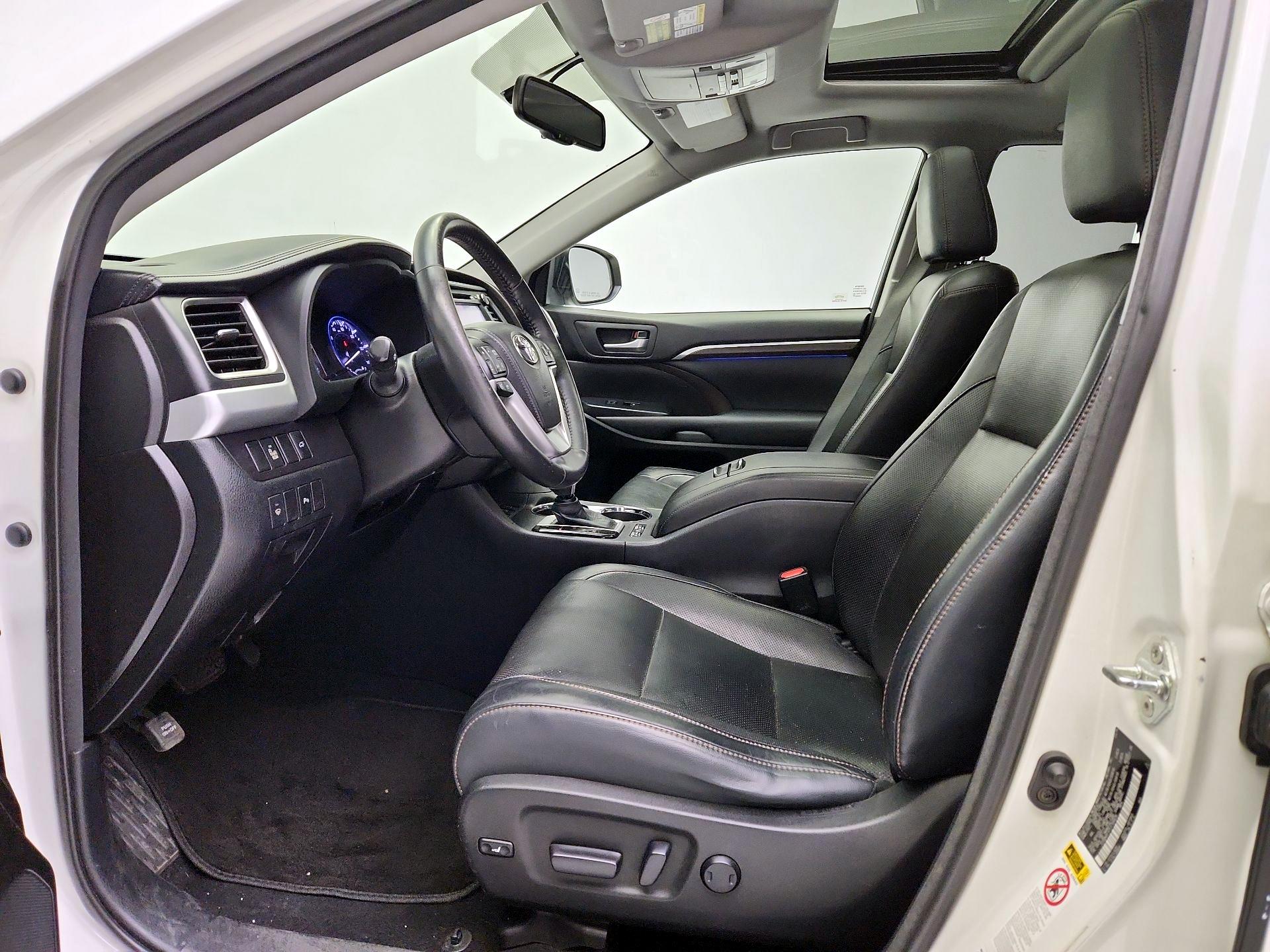 Thumbnail: 2015 Toyota Highlander - 11