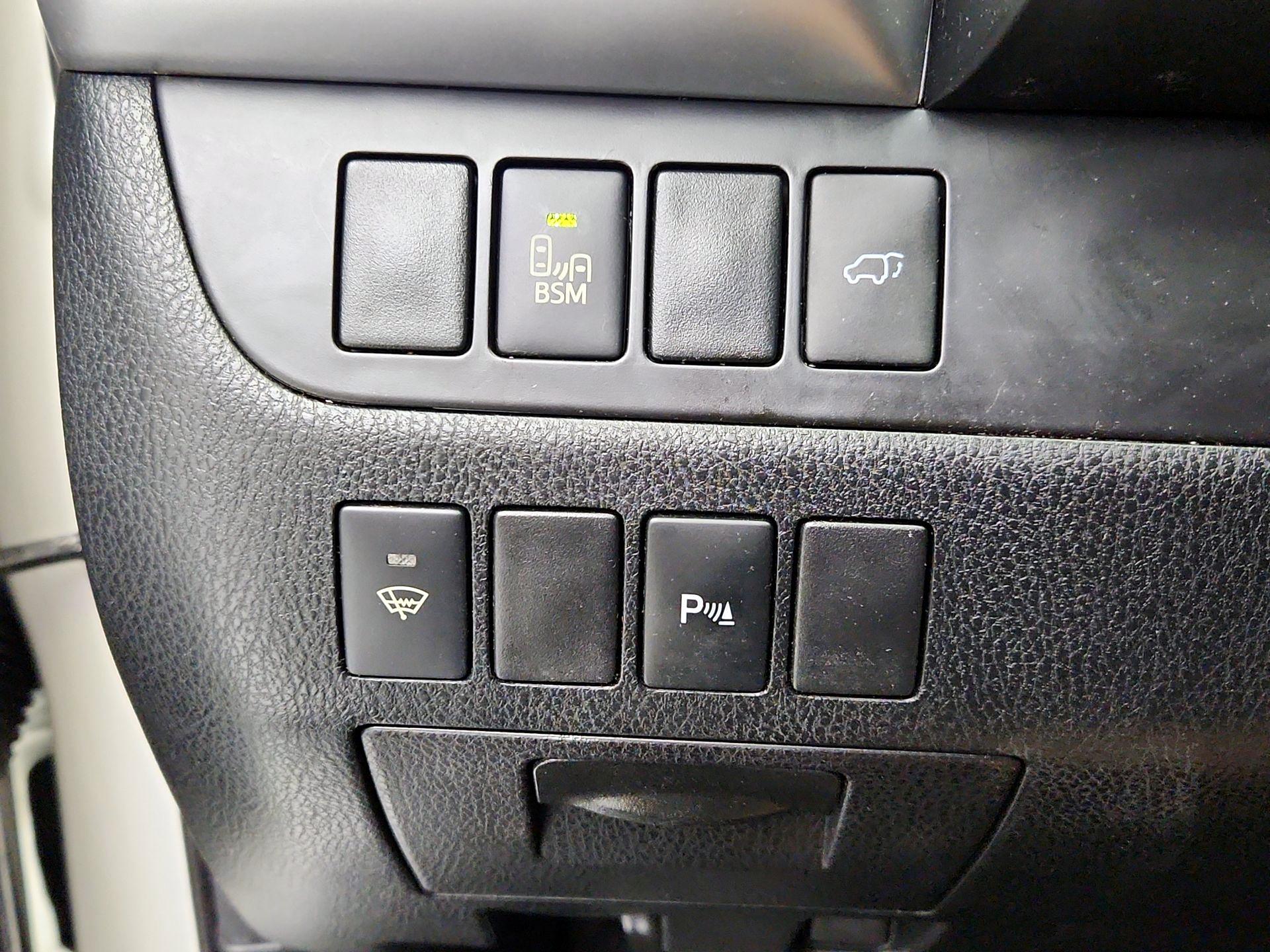 Thumbnail: 2015 Toyota Highlander - 13