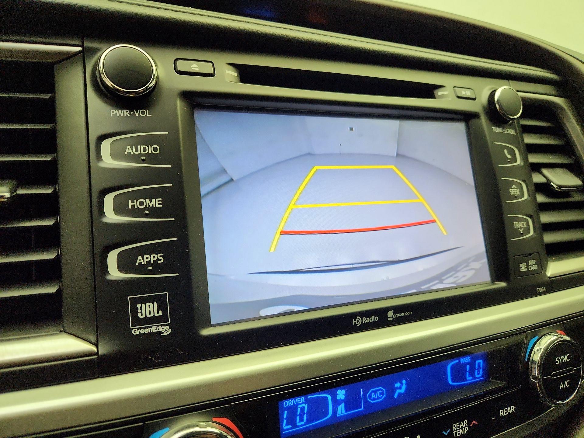 Thumbnail: 2015 Toyota Highlander - 15