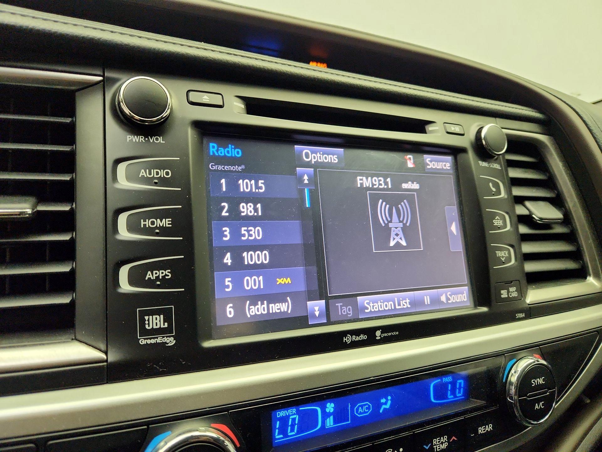 Thumbnail: 2015 Toyota Highlander - 16