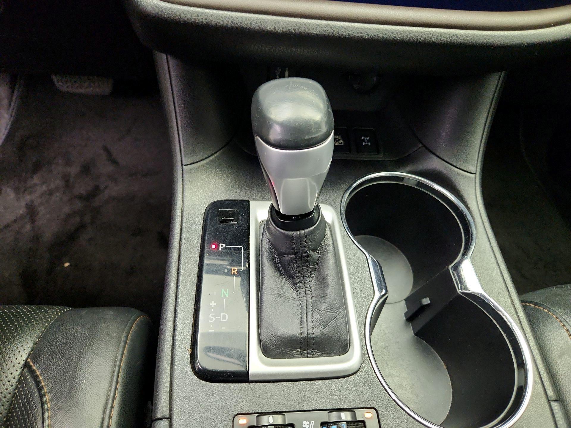 Thumbnail: 2015 Toyota Highlander - 18