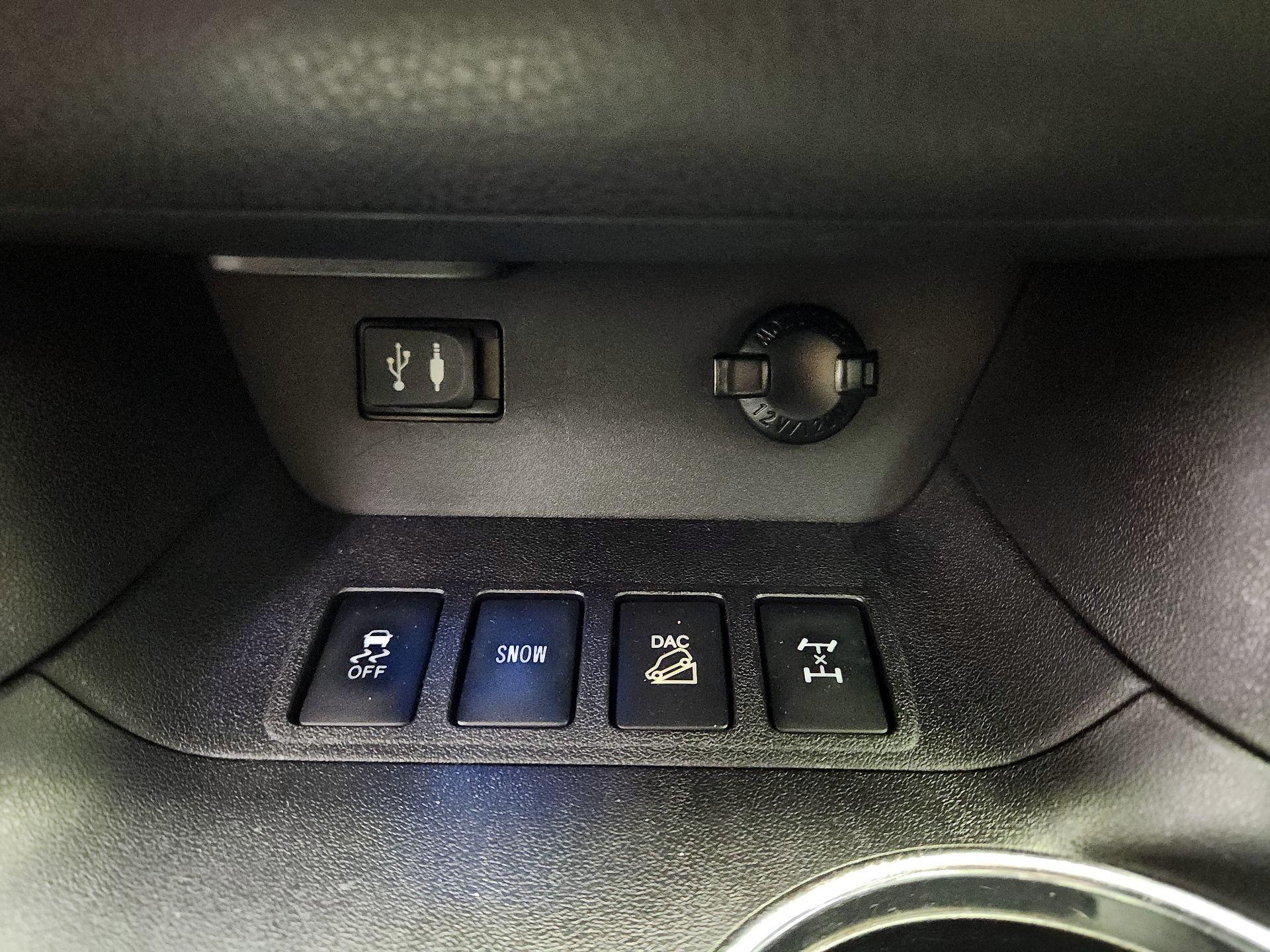 Thumbnail: 2015 Toyota Highlander - 19