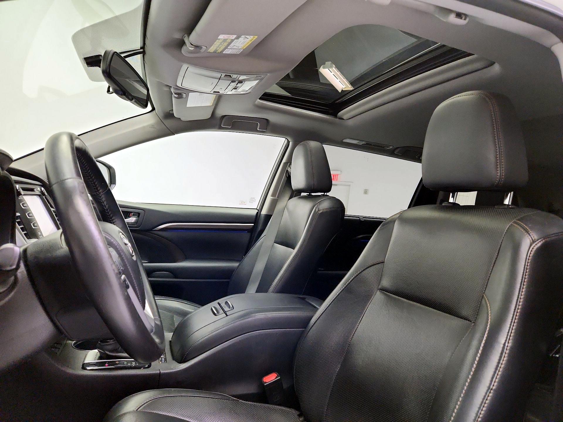 Thumbnail: 2015 Toyota Highlander - 20