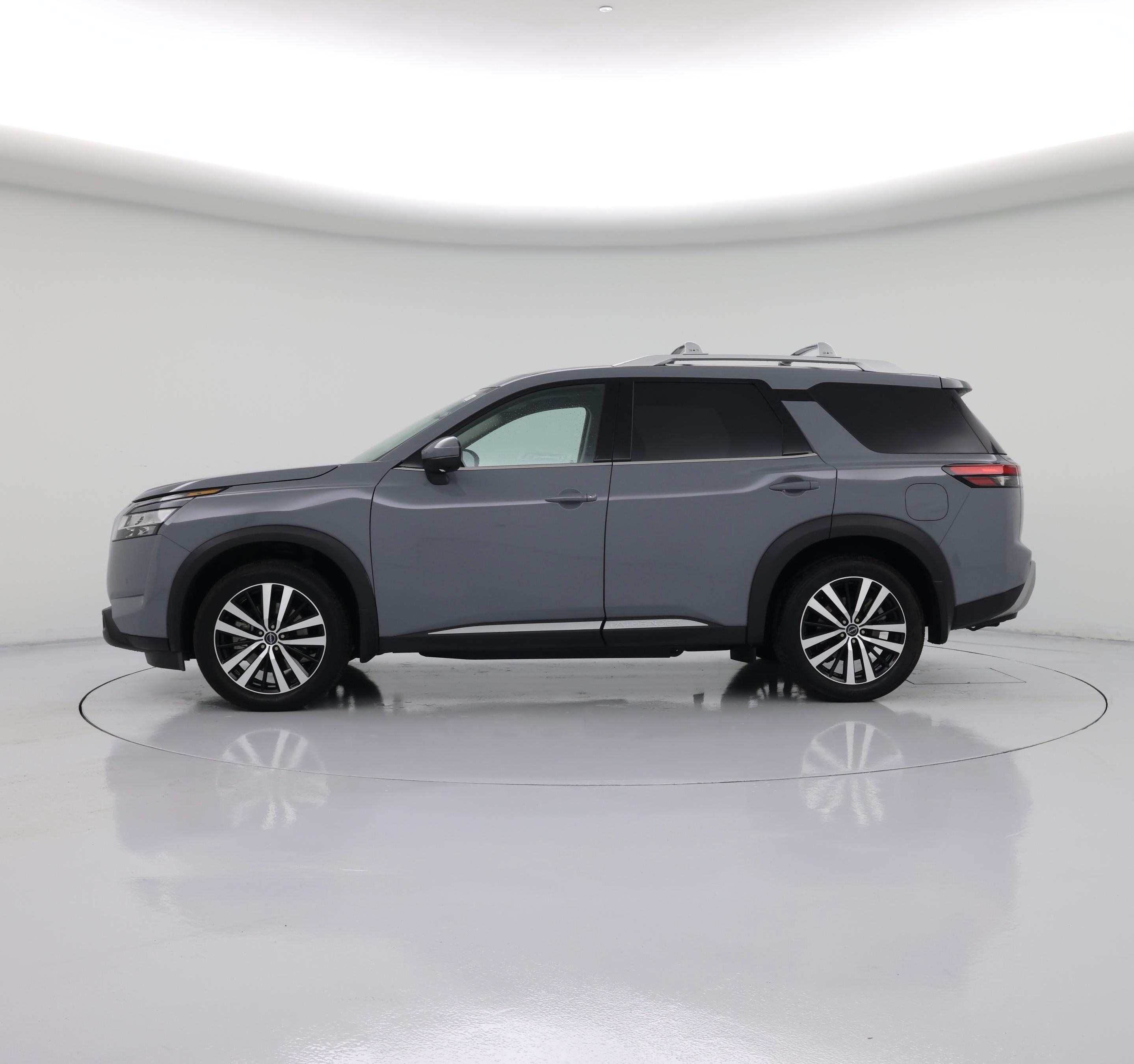 Thumbnail: 2023 Nissan Pathfinder - 3