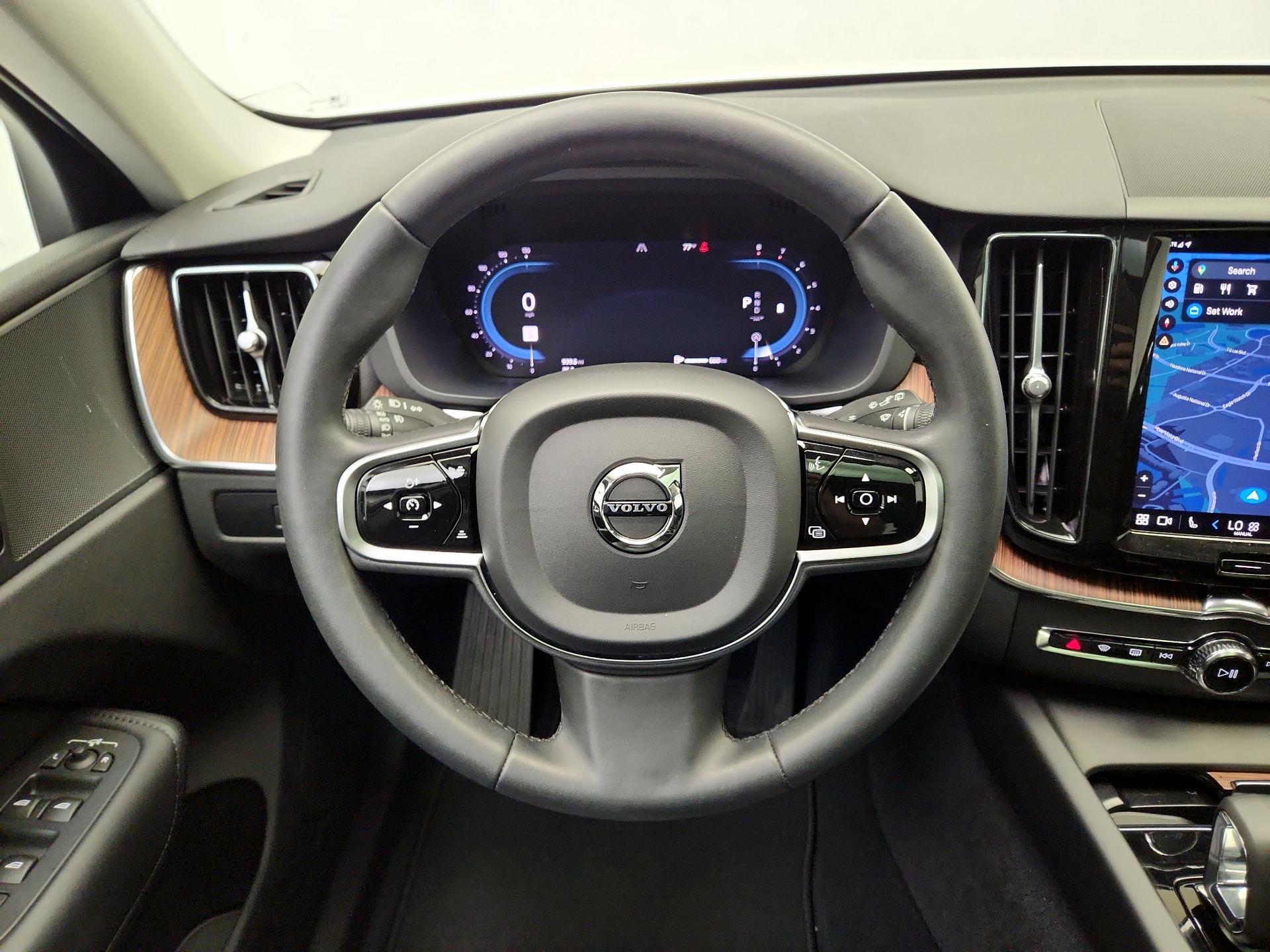 Thumbnail: 2024 Volvo XC60 - 10