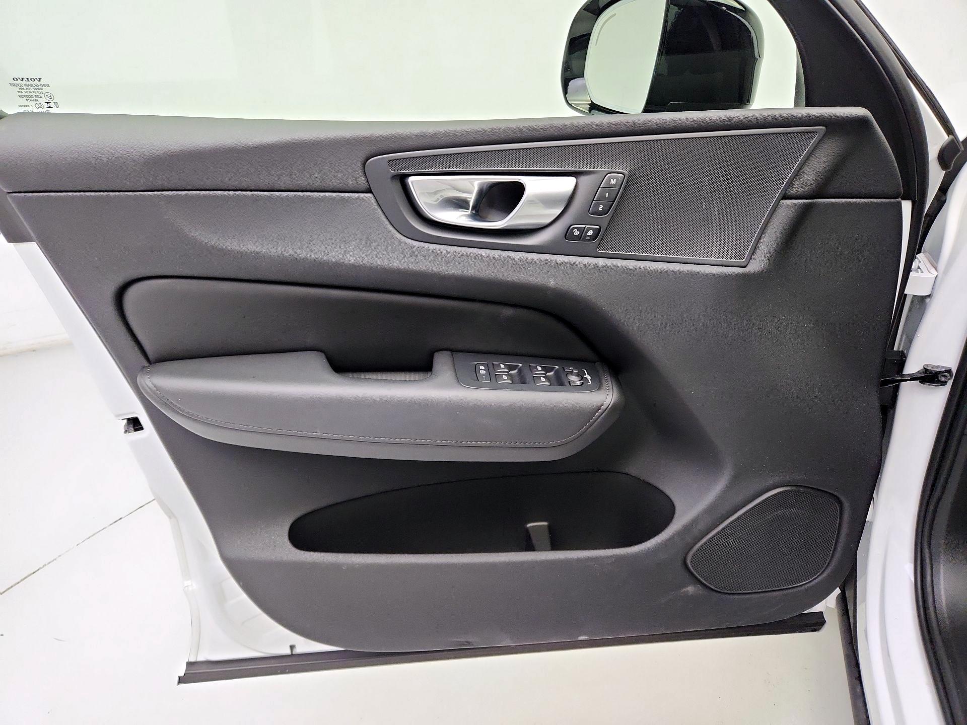 Thumbnail: 2024 Volvo XC60 - 12