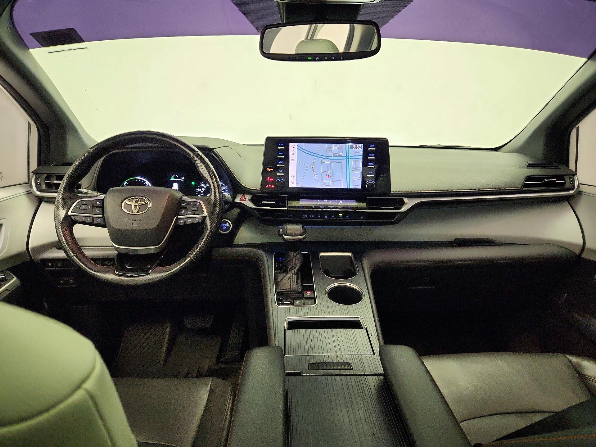 Thumbnail: 2021 Toyota Sienna - 9