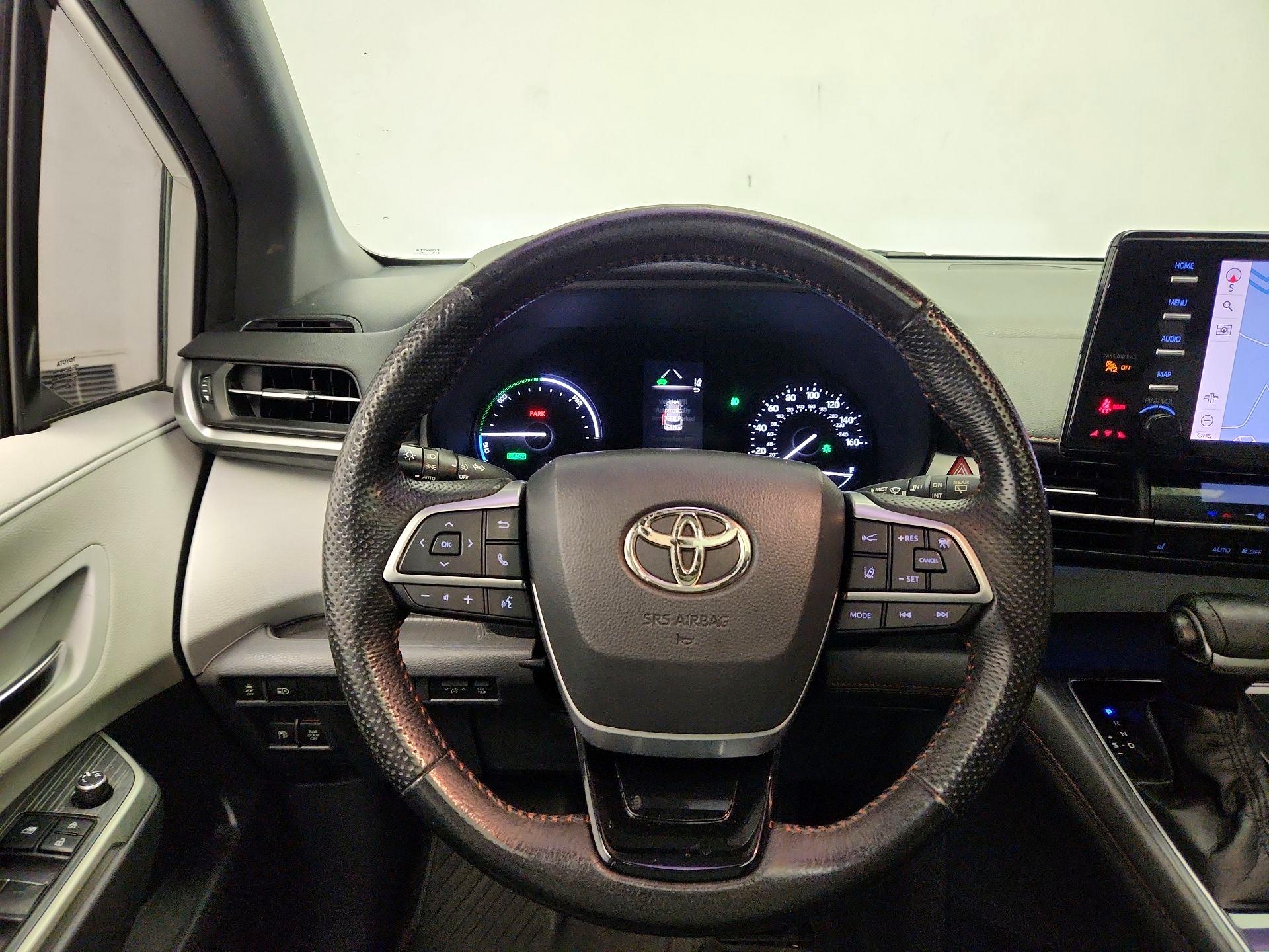 Thumbnail: 2021 Toyota Sienna - 10