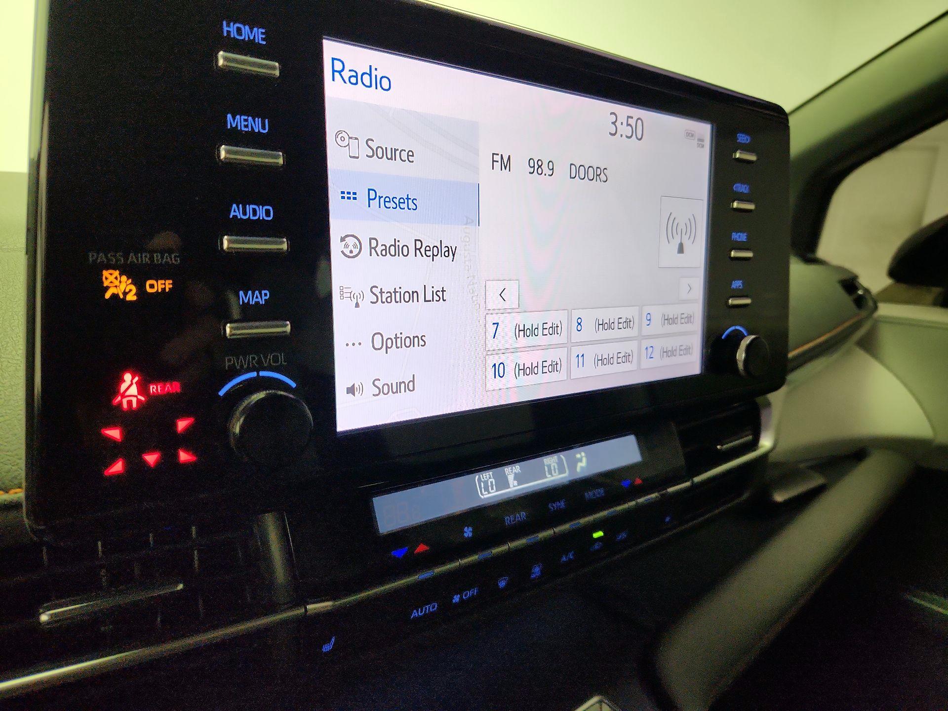 Thumbnail: 2021 Toyota Sienna - 16