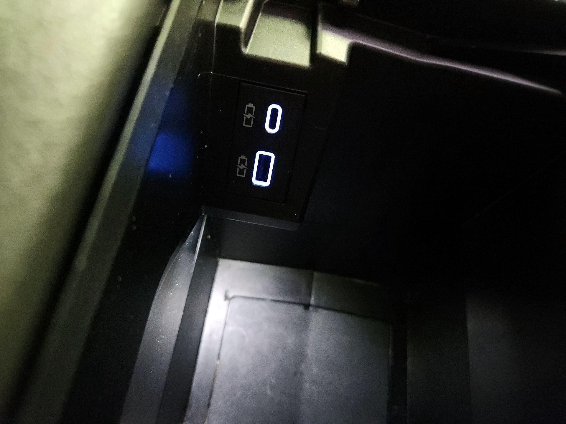 Thumbnail: 2021 Toyota Sienna - 19