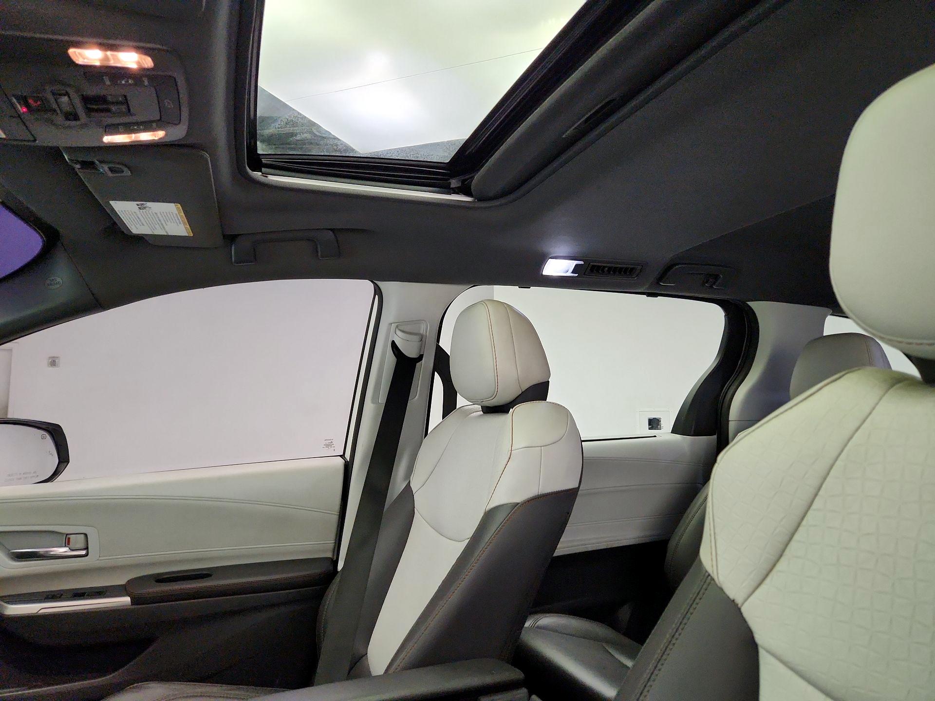 Thumbnail: 2021 Toyota Sienna - 20