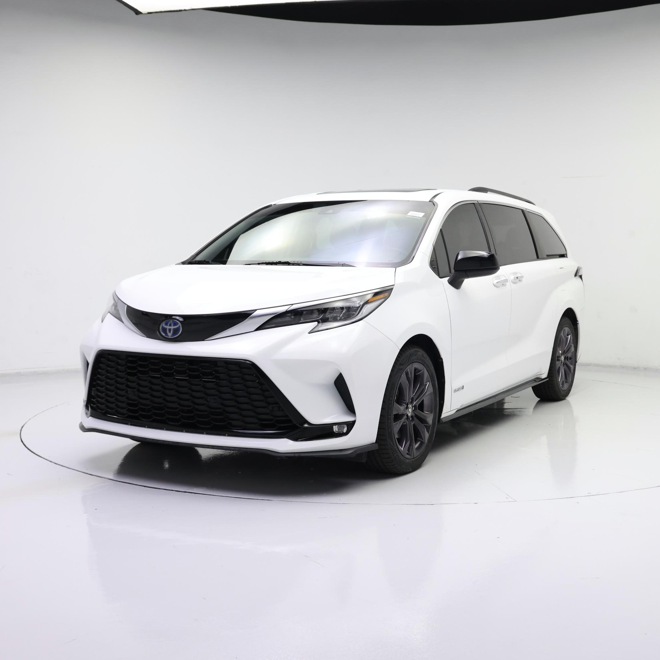 Thumbnail: 2021 Toyota Sienna - 4