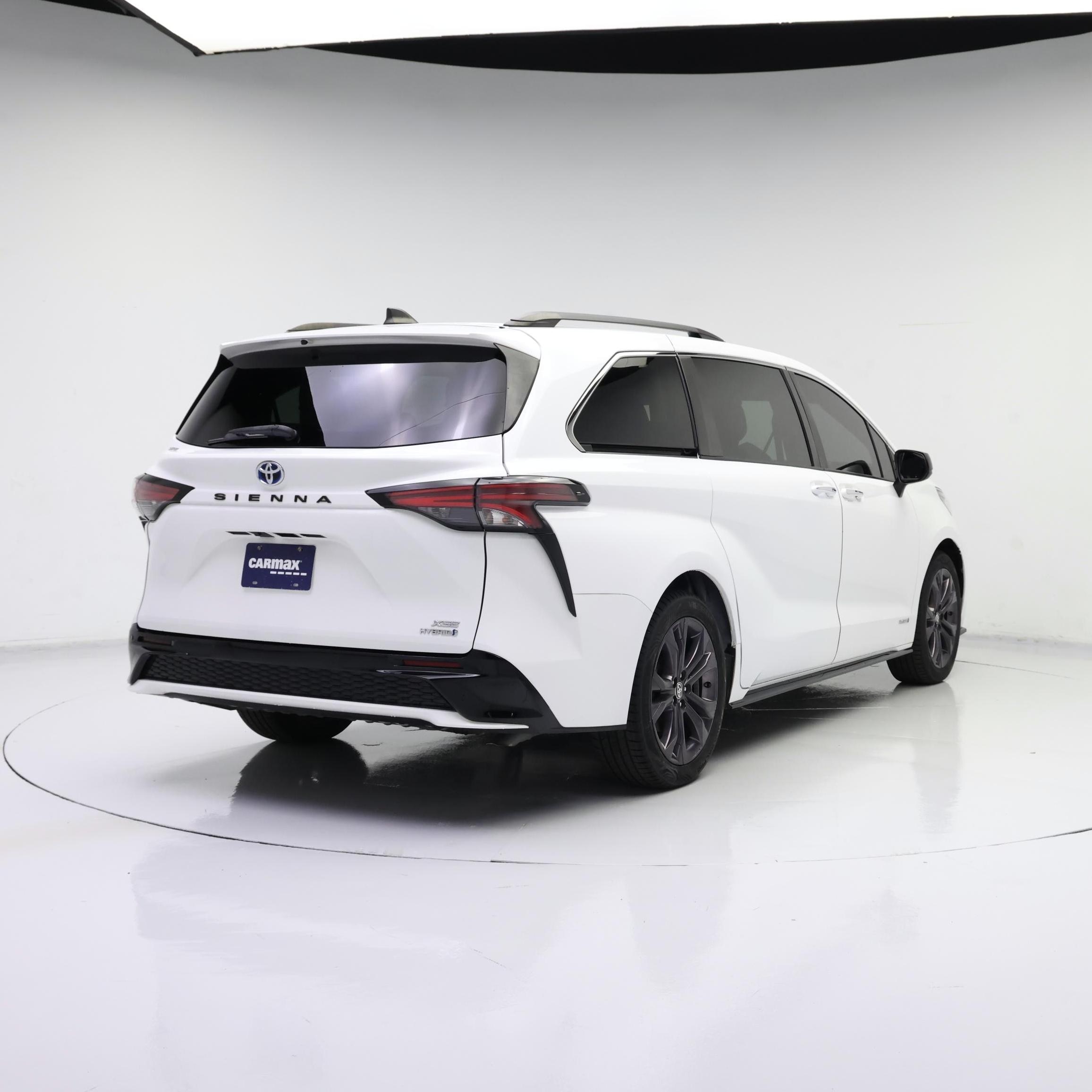 Thumbnail: 2021 Toyota Sienna - 8