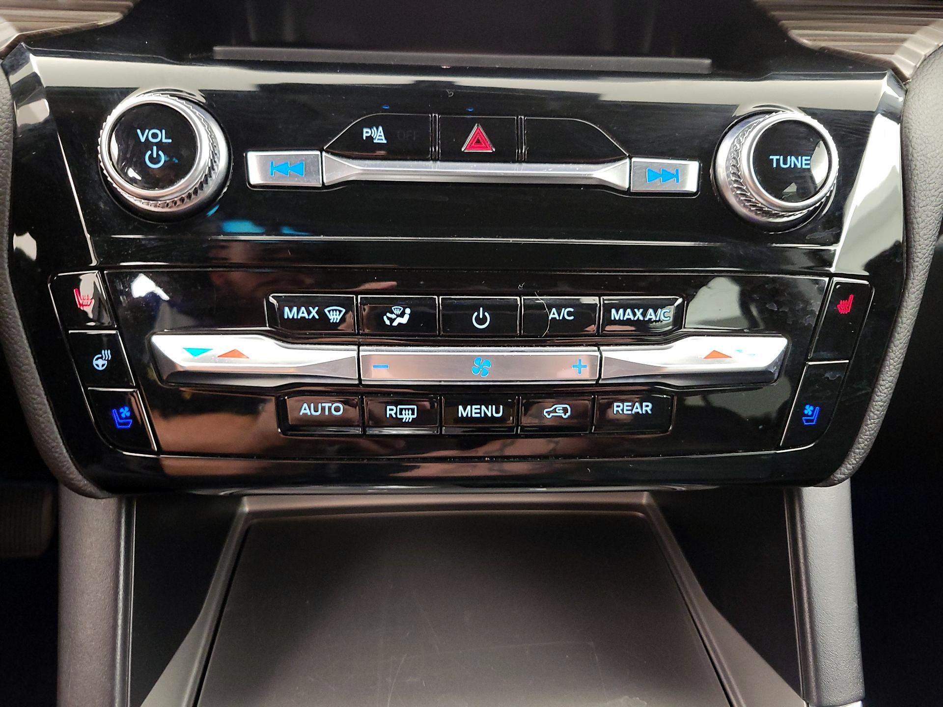 Thumbnail: 2023 Ford Explorer - 16