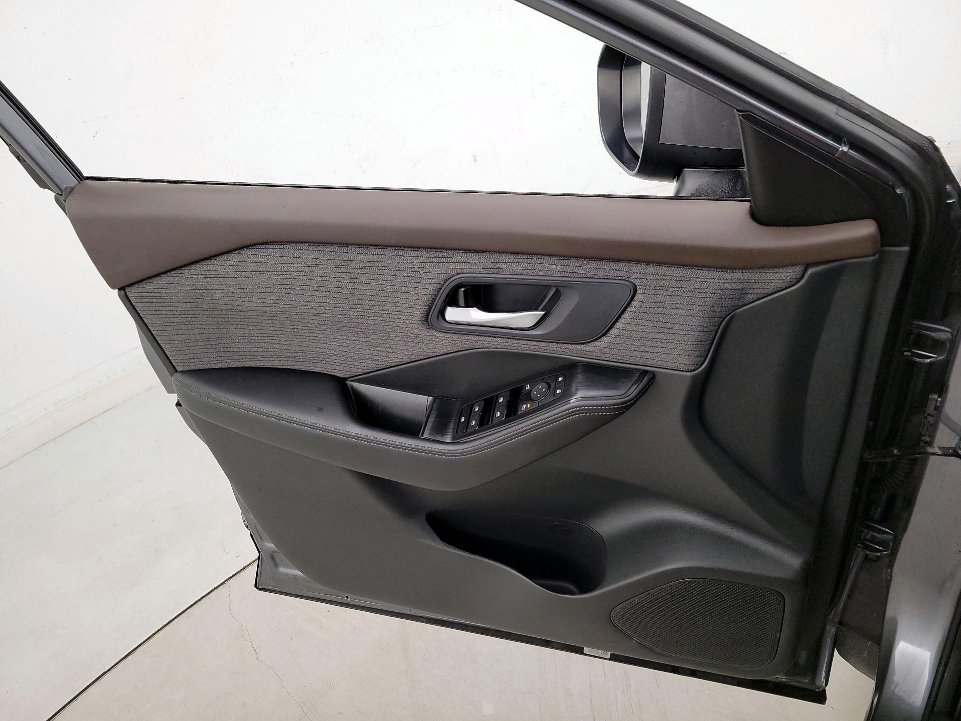 Thumbnail: 2023 Nissan Rogue - 12