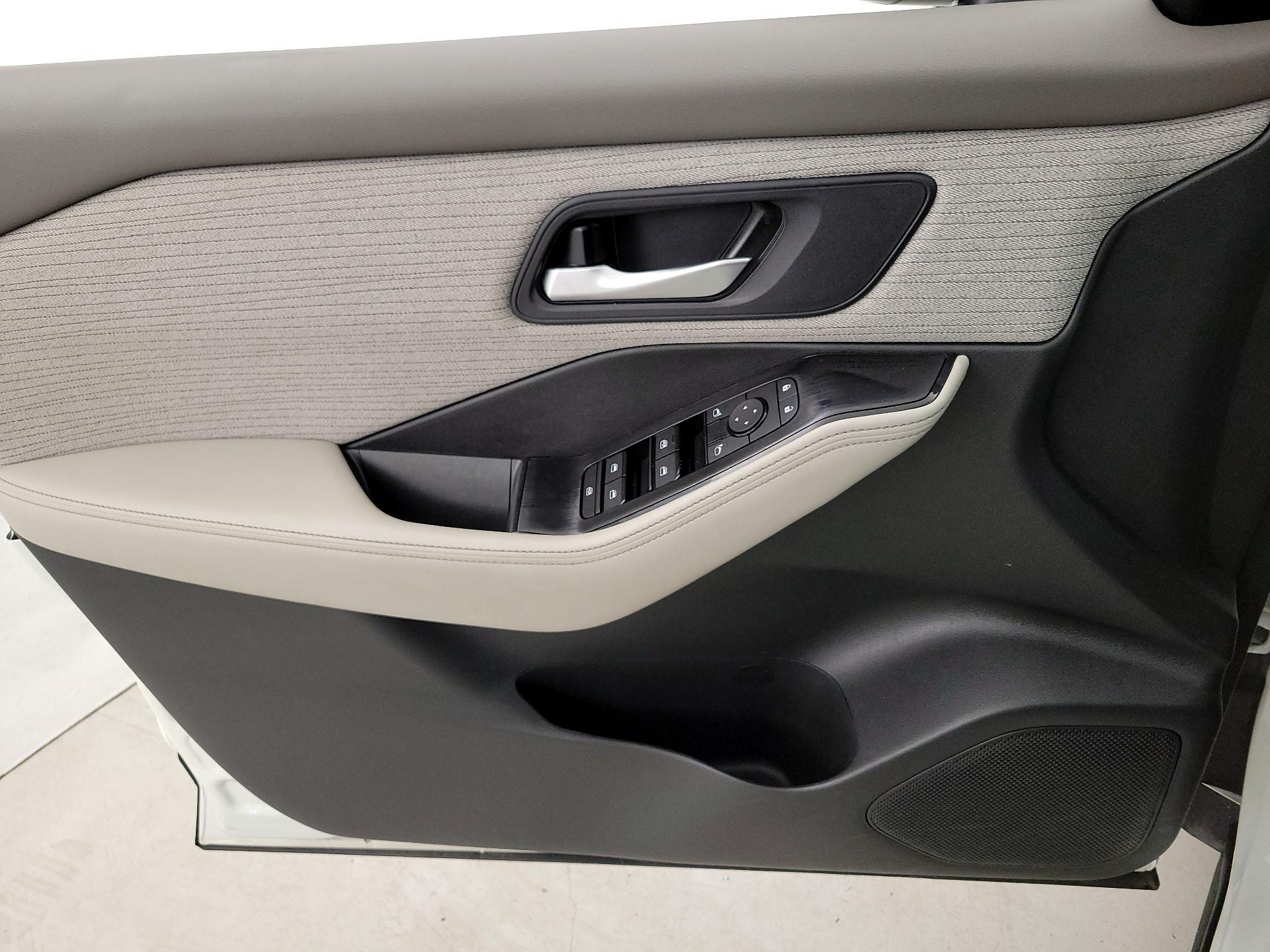 Thumbnail: 2023 Nissan Rogue - 12