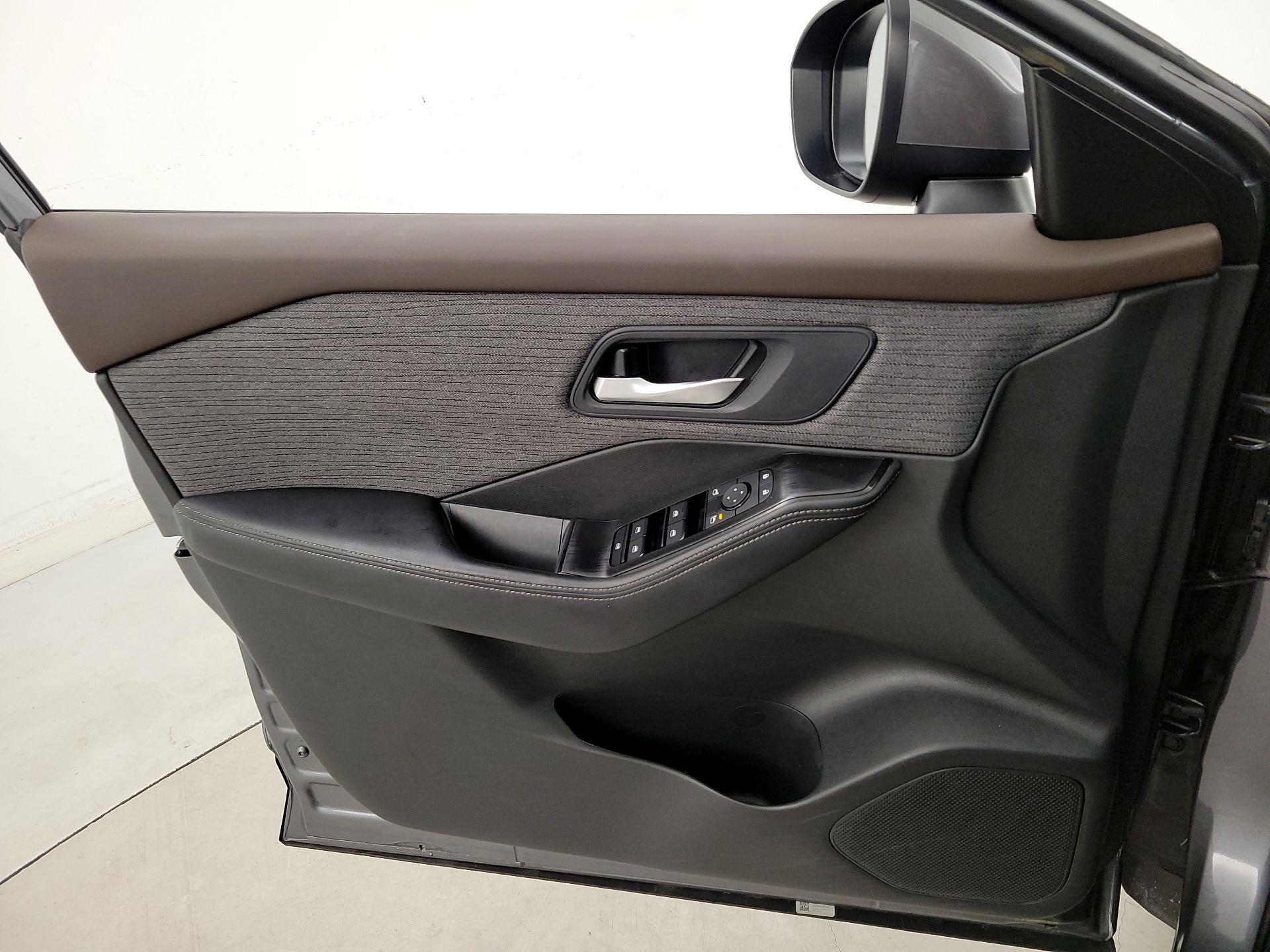 Thumbnail: 2023 Nissan Rogue - 12