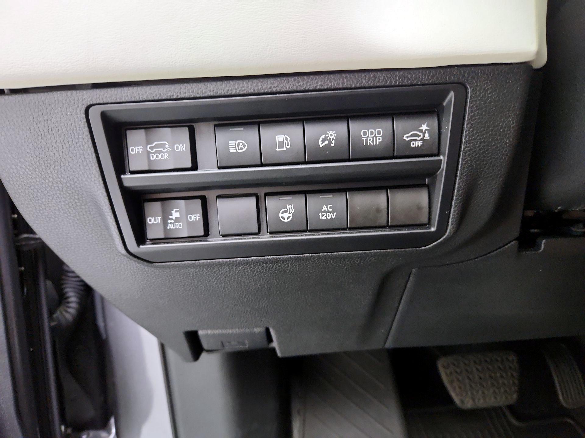 Thumbnail: 2023 Toyota Sequoia - 13