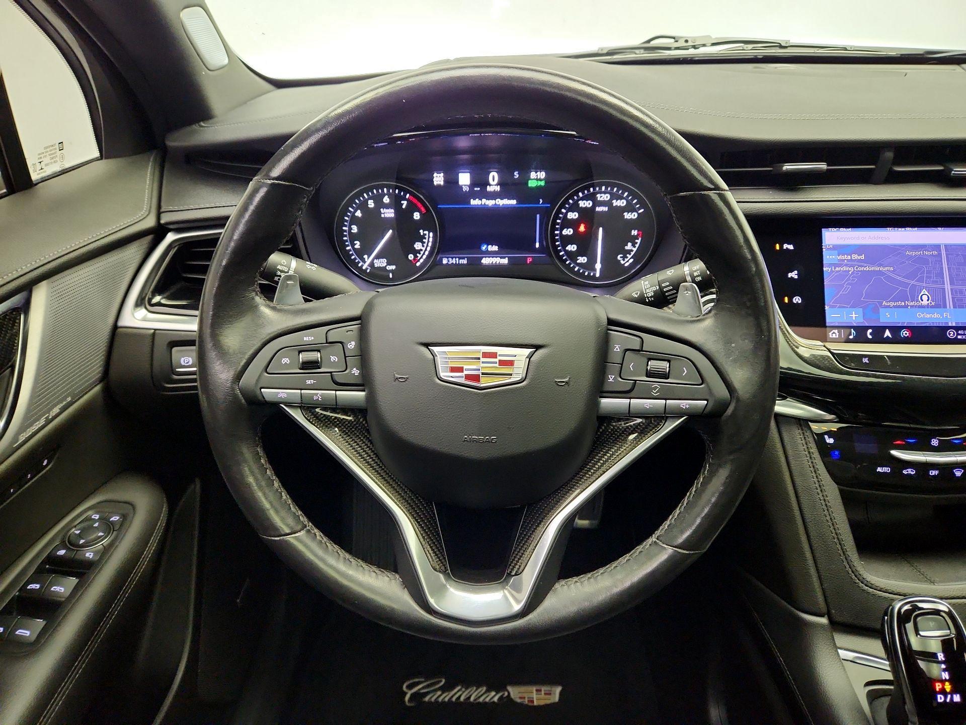 Thumbnail: 2022 Cadillac XT6 - 10