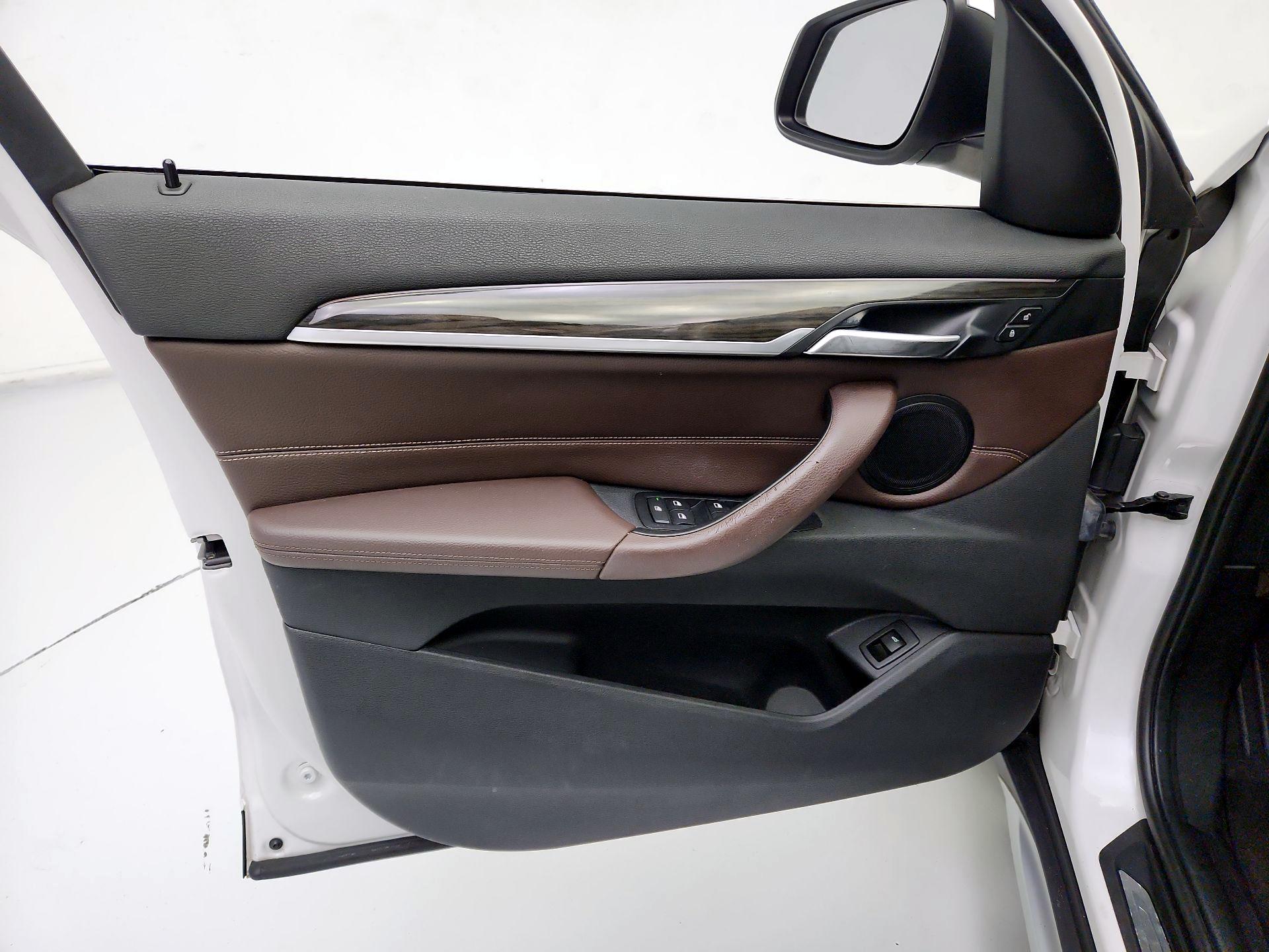 Thumbnail: 2016 BMW X1 - 12