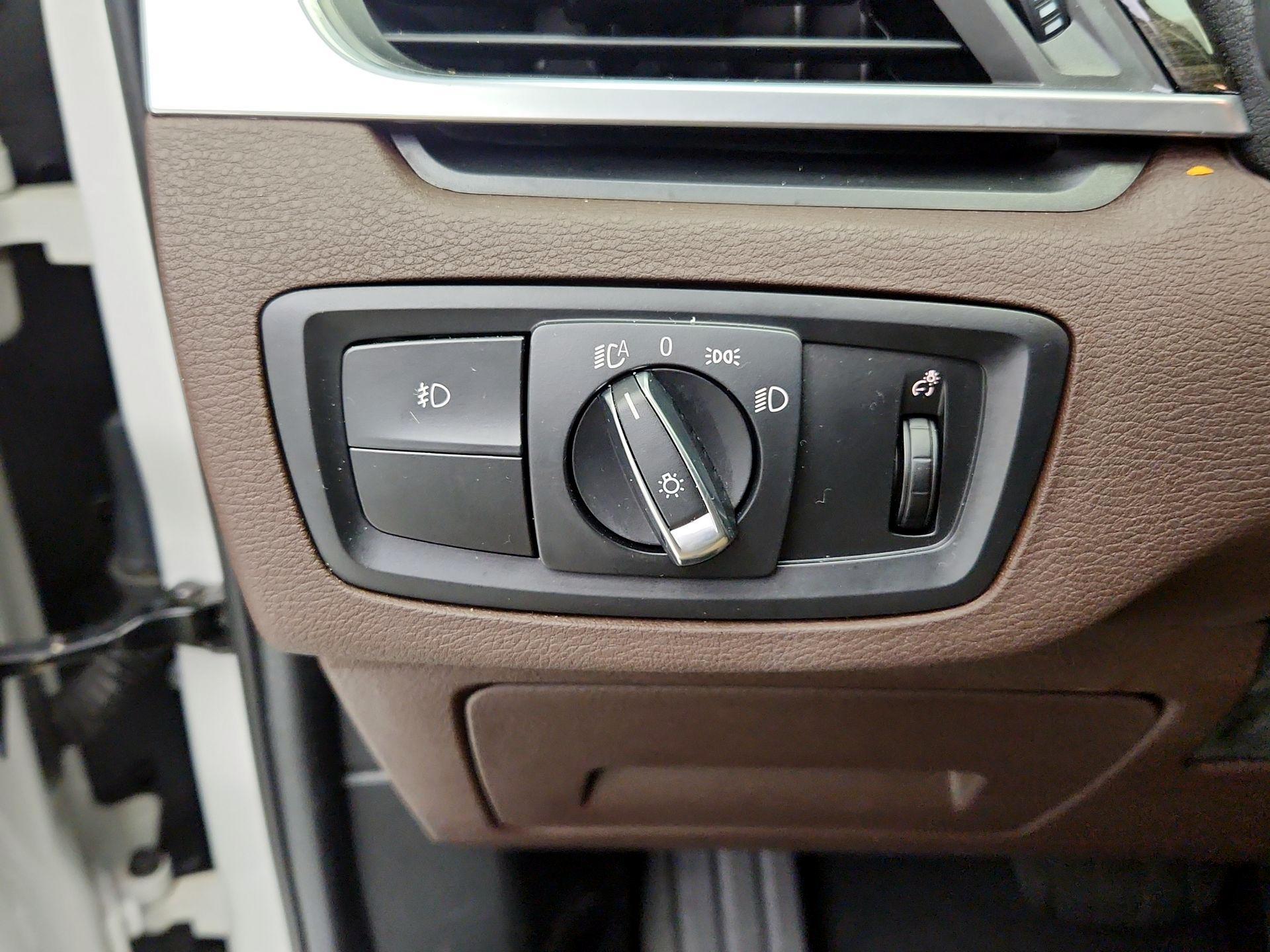 Thumbnail: 2016 BMW X1 - 13