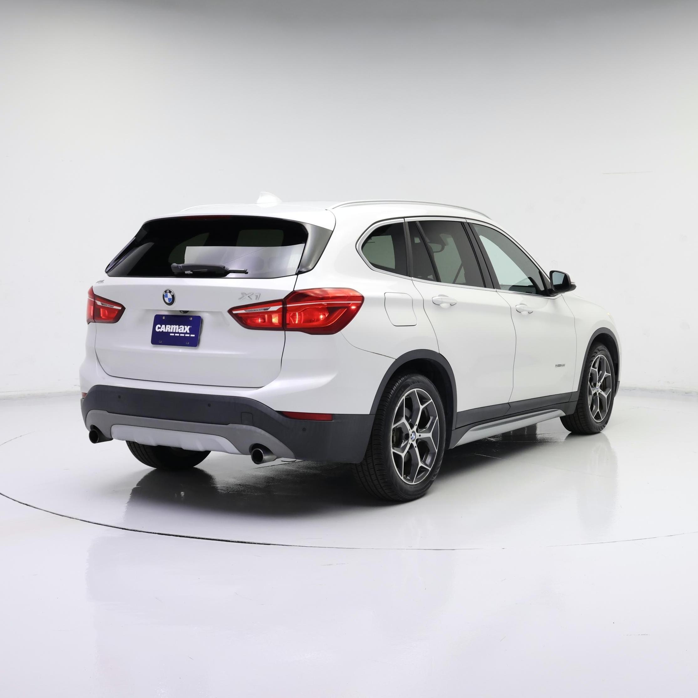 Thumbnail: 2016 BMW X1 - 8