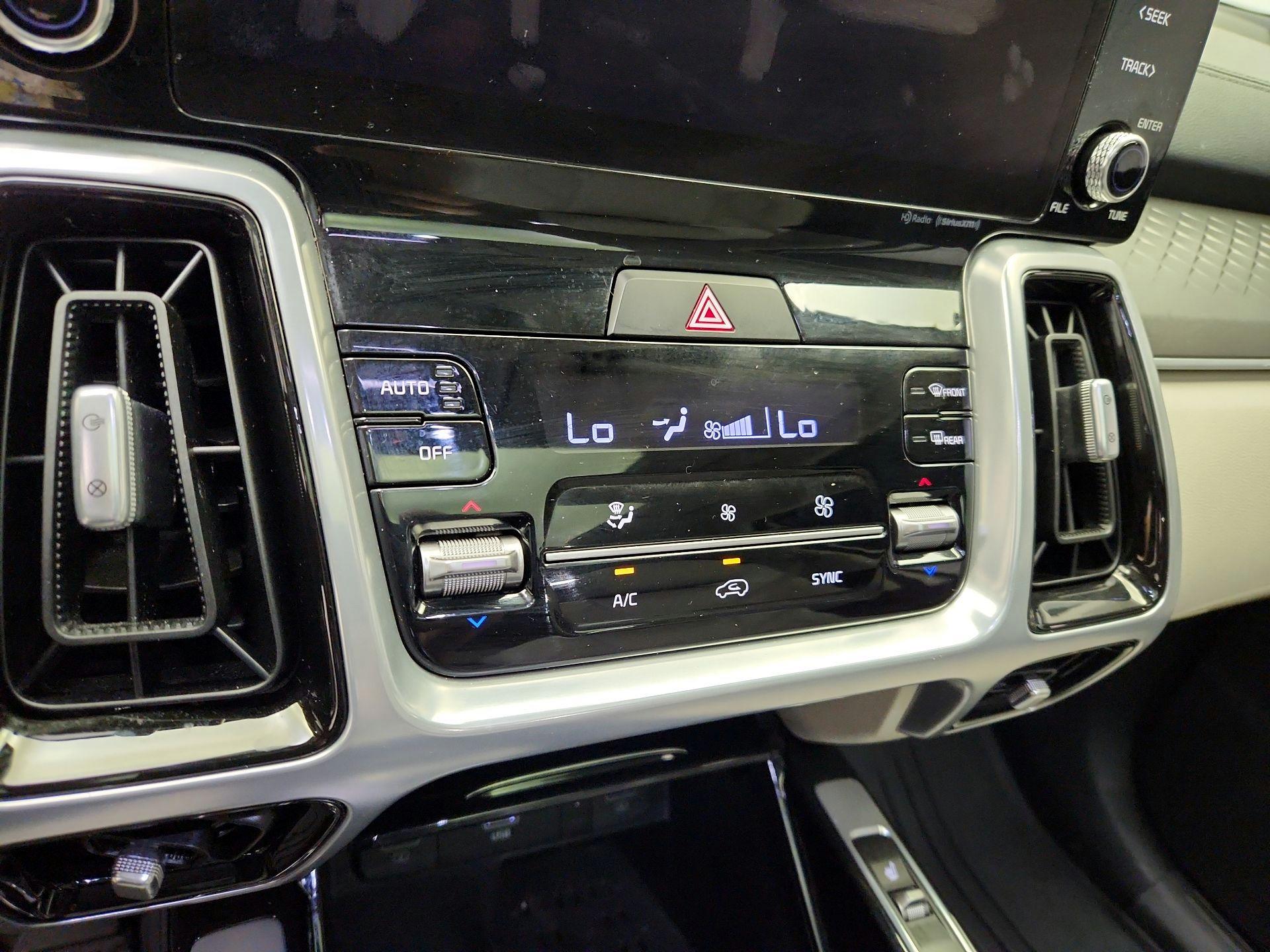 Thumbnail: 2022 Kia Sorento - 17