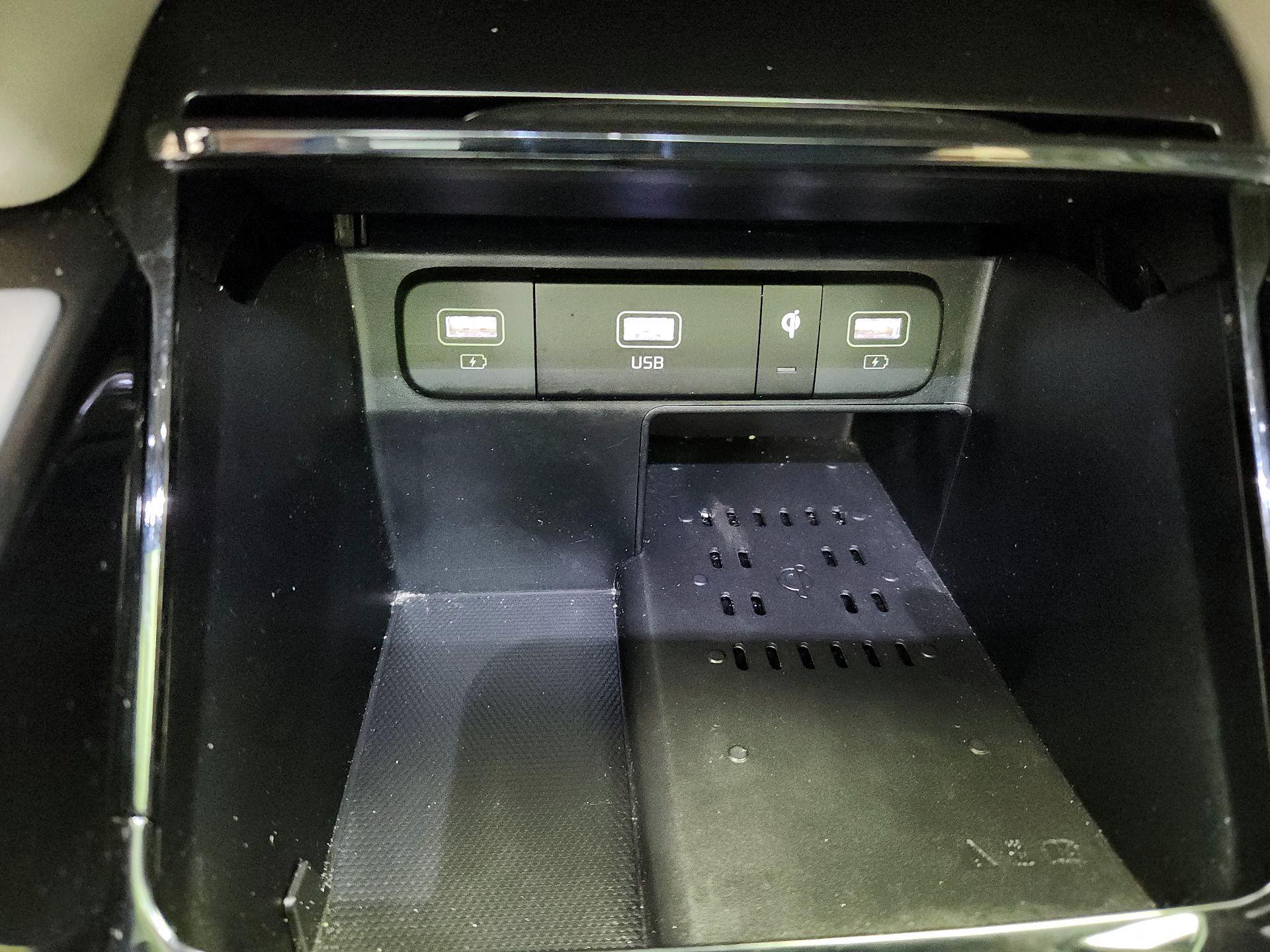 Thumbnail: 2022 Kia Sorento - 19