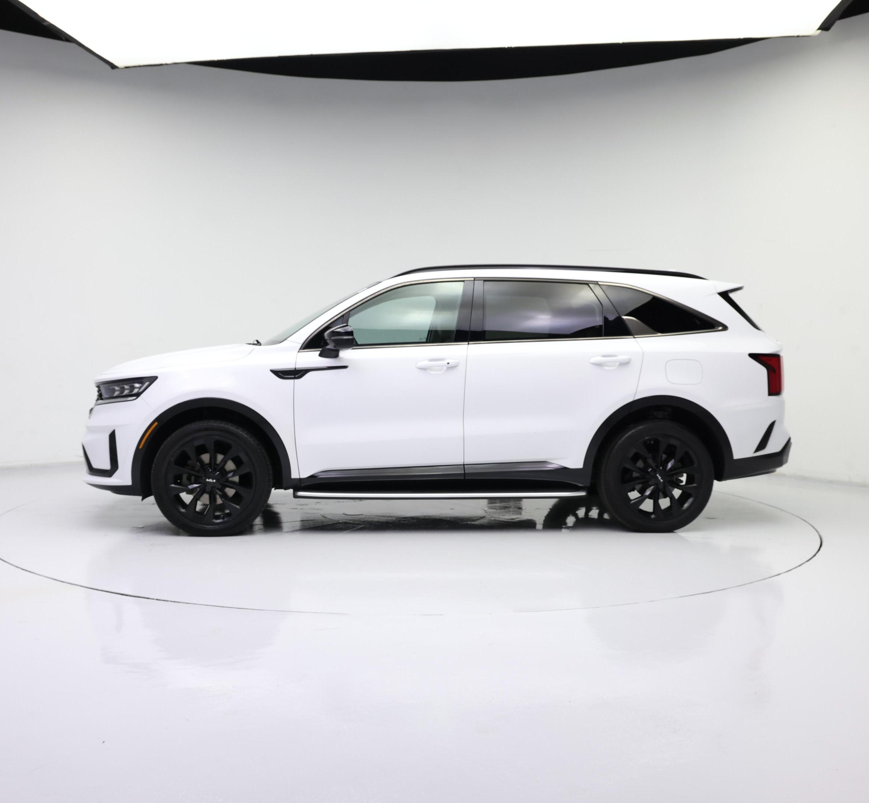 Thumbnail: 2022 Kia Sorento - 3
