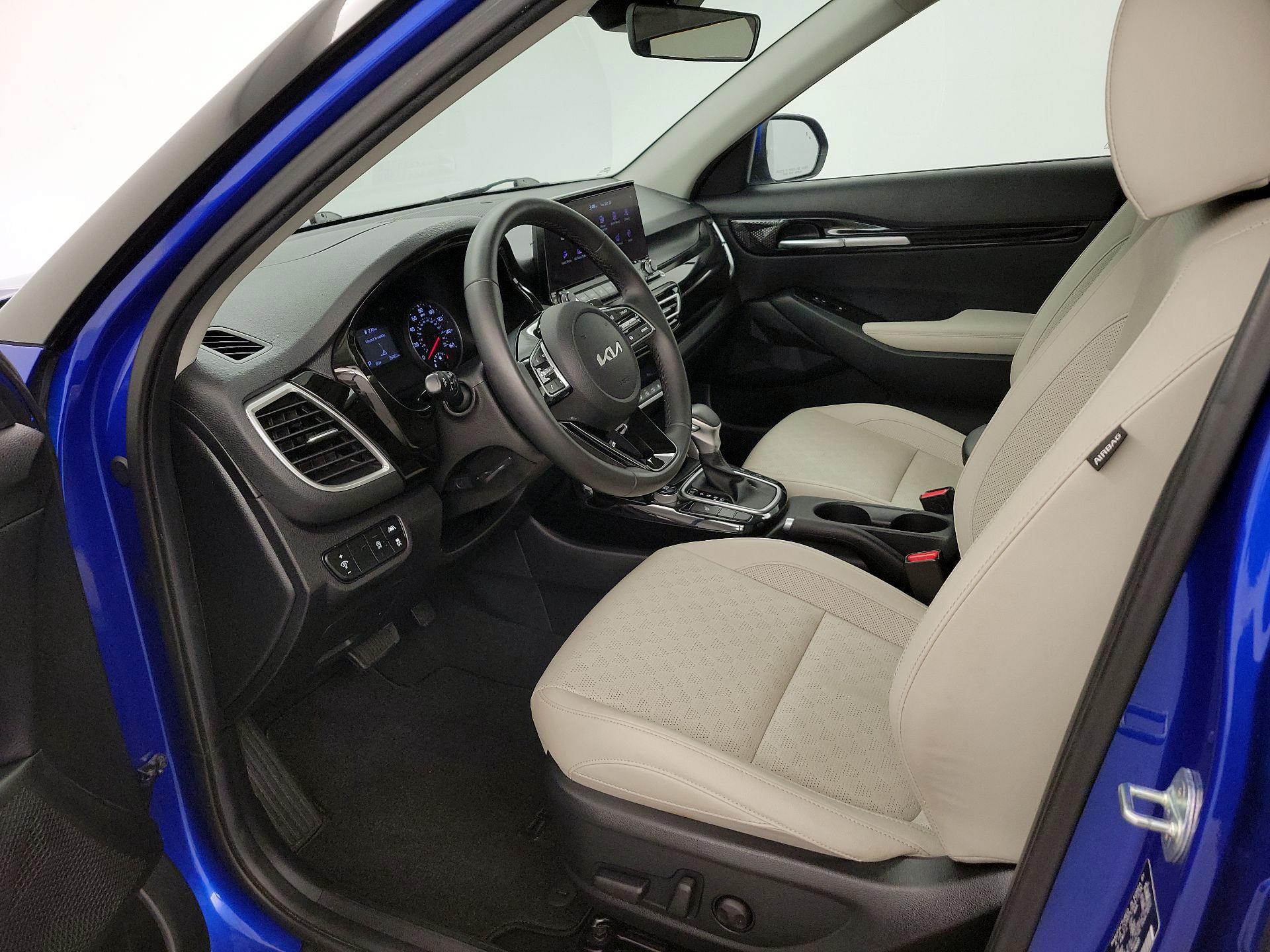 Thumbnail: 2023 Kia Seltos - 11