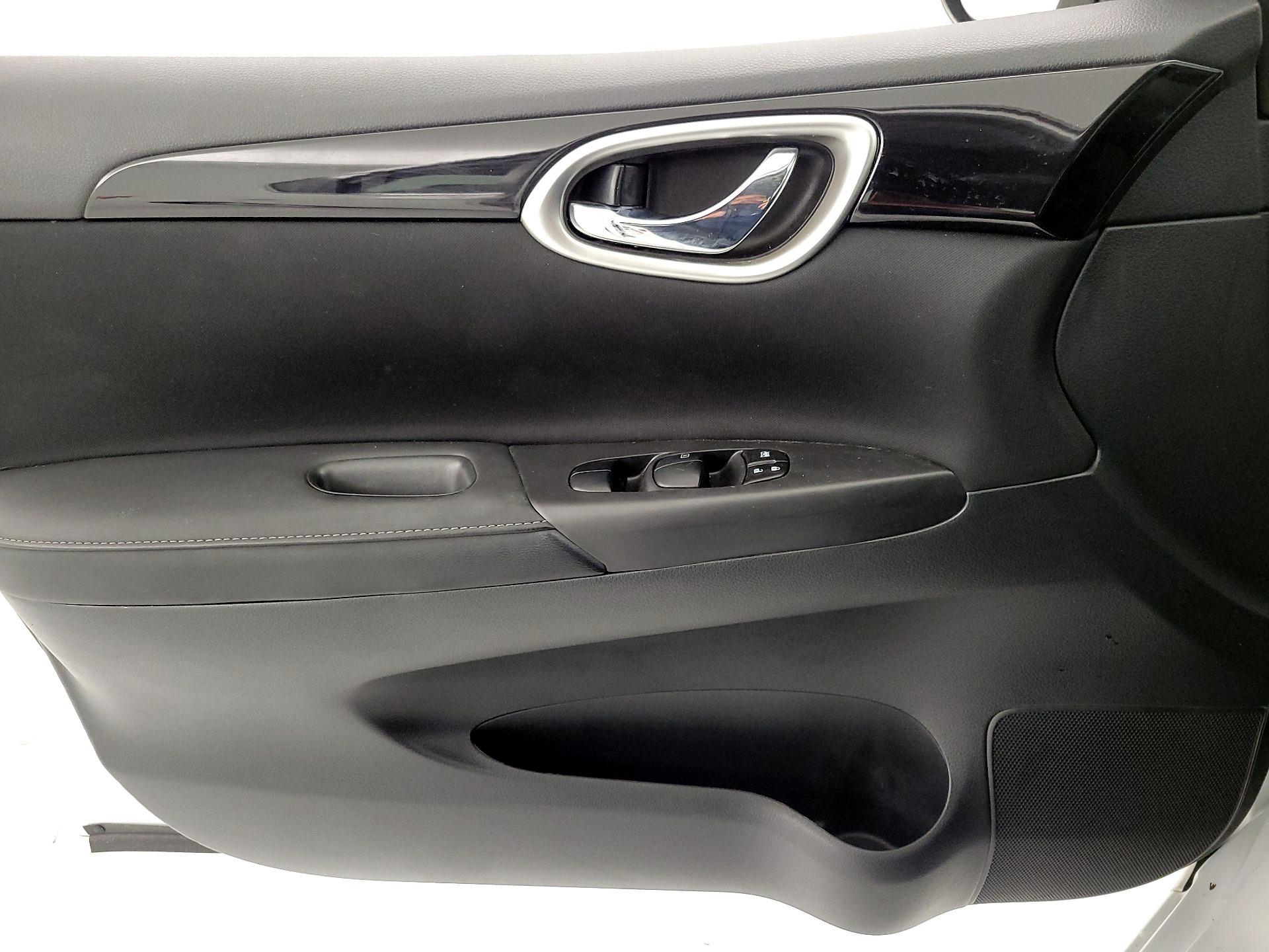 Thumbnail: 2018 Nissan Sentra - 12