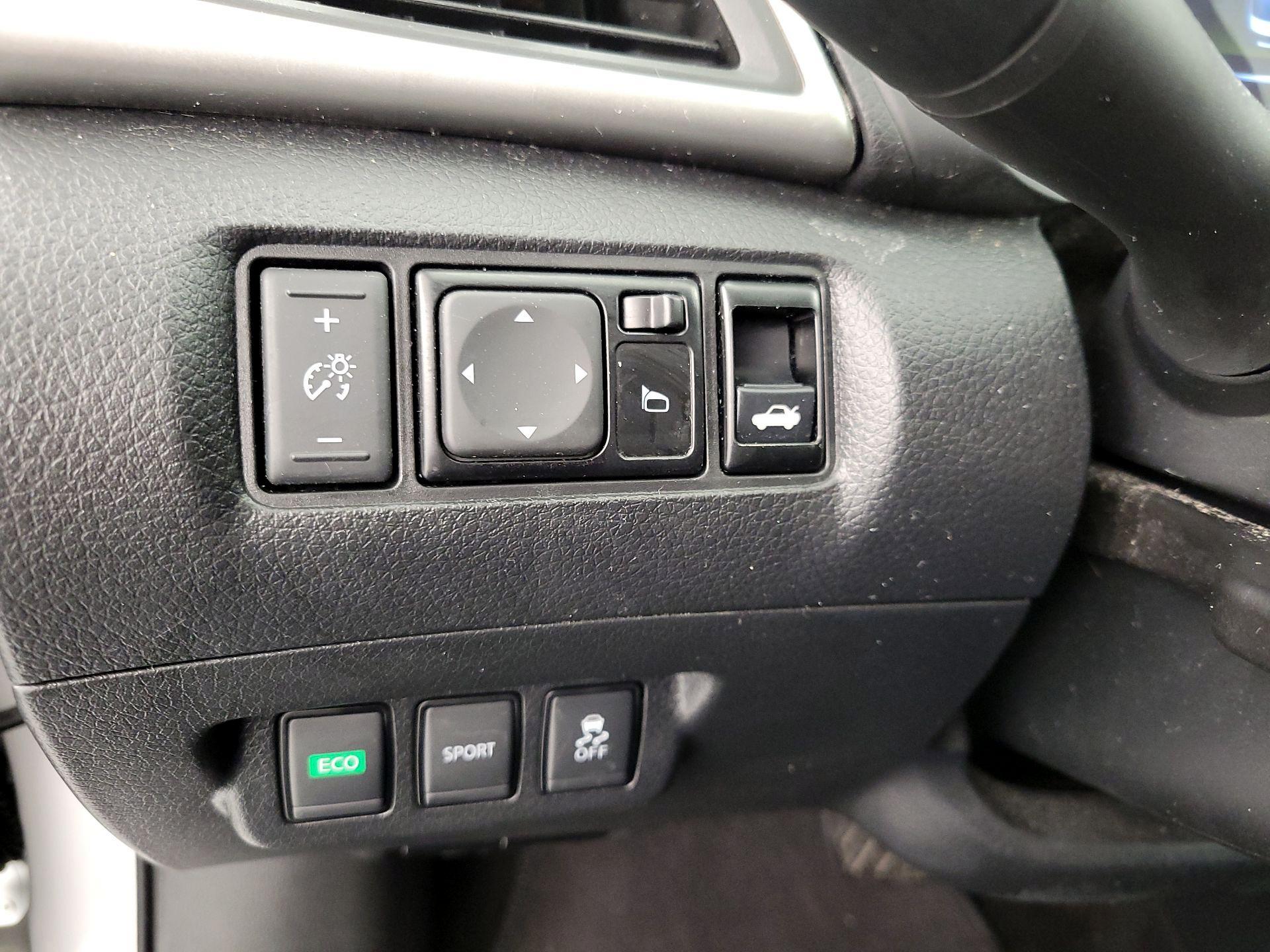 Thumbnail: 2018 Nissan Sentra - 13