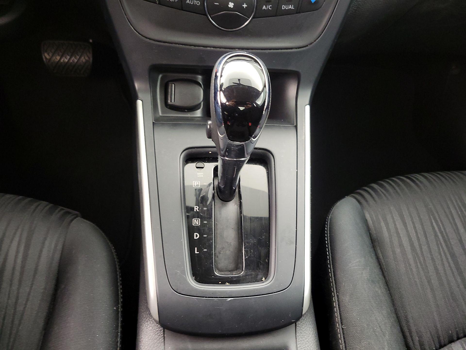 Thumbnail: 2018 Nissan Sentra - 18