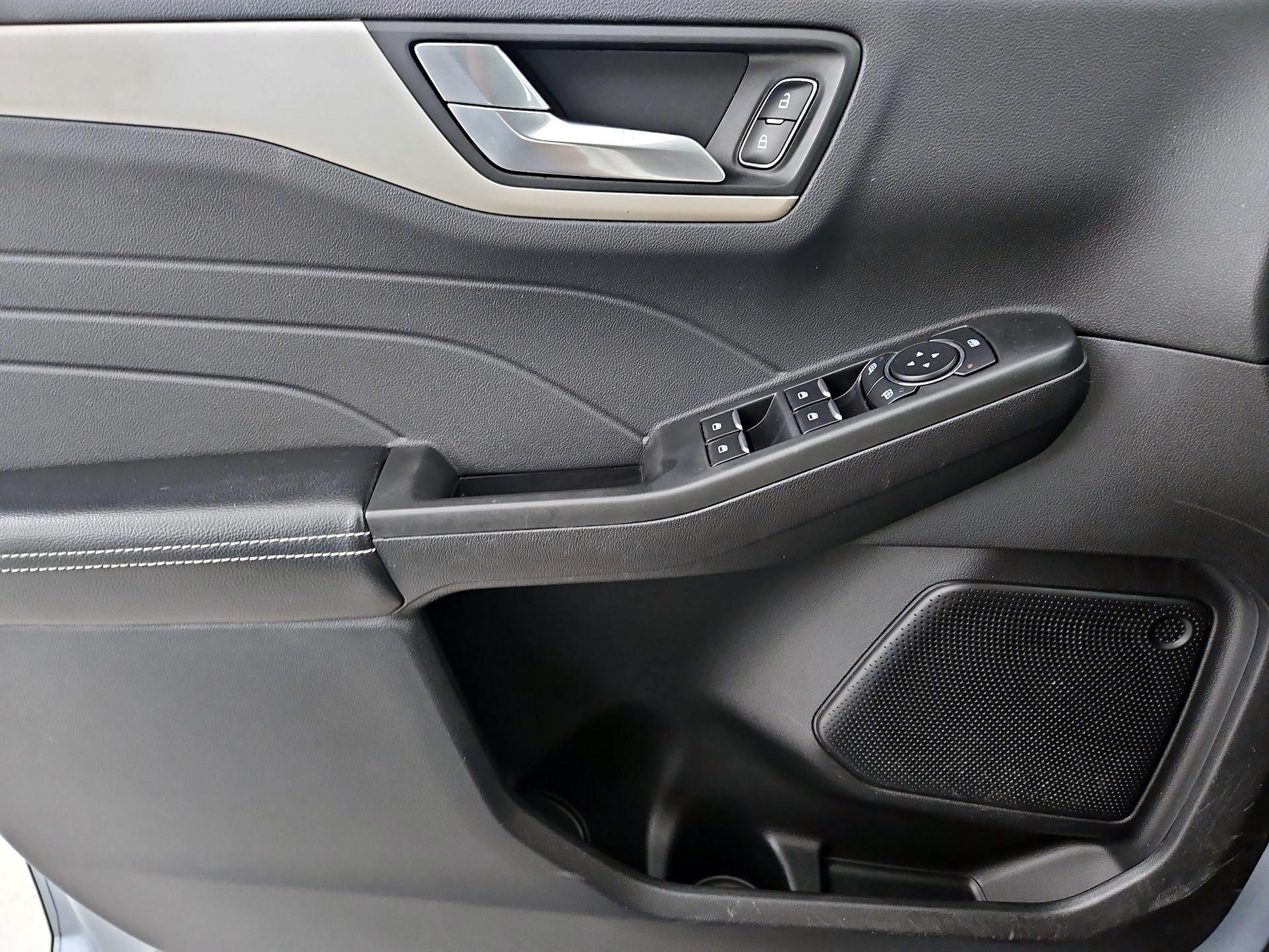 Thumbnail: 2022 Ford Escape - 12