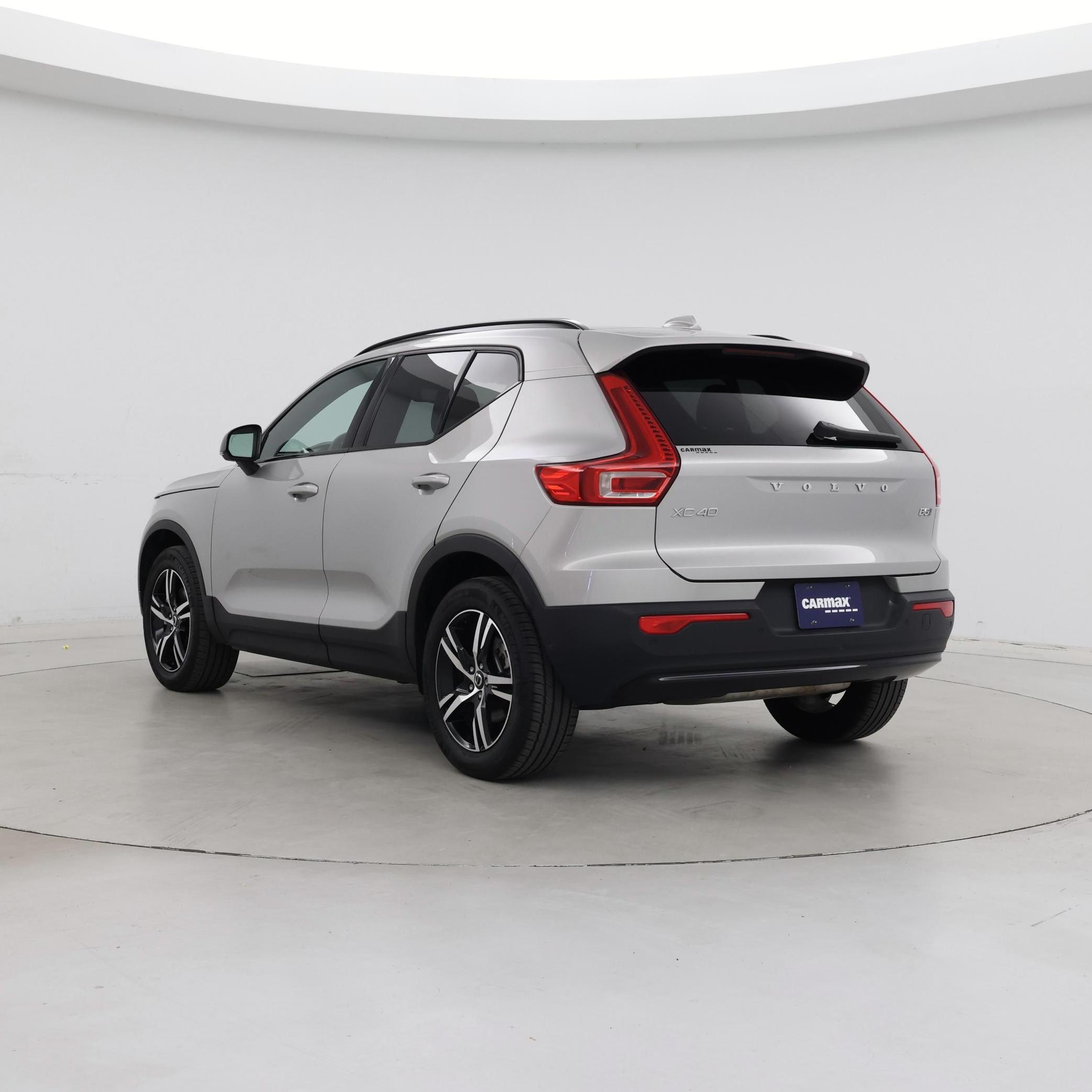 Thumbnail: 2024 Volvo XC40 - 2