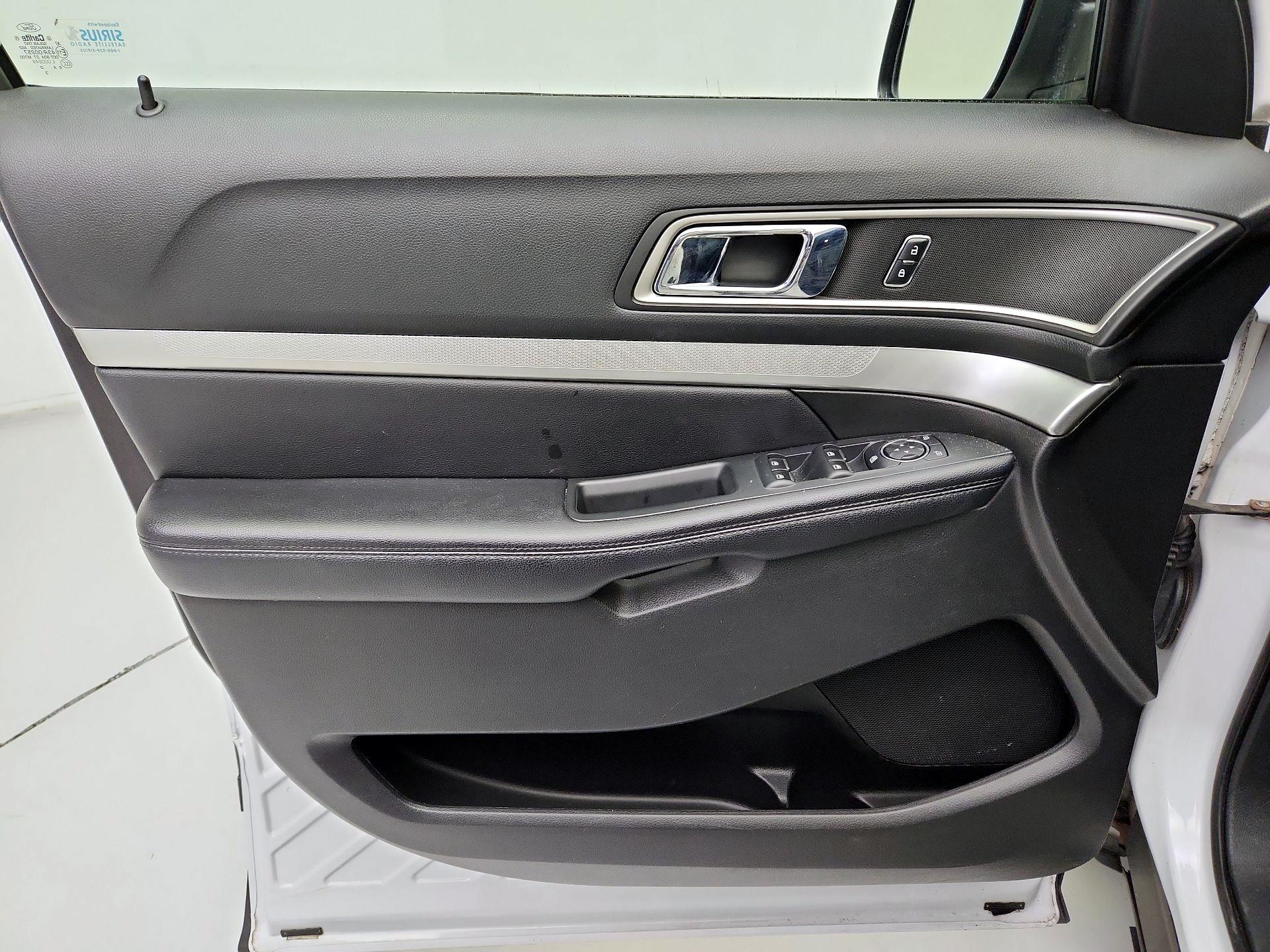 Thumbnail: 2017 Ford Explorer - 12