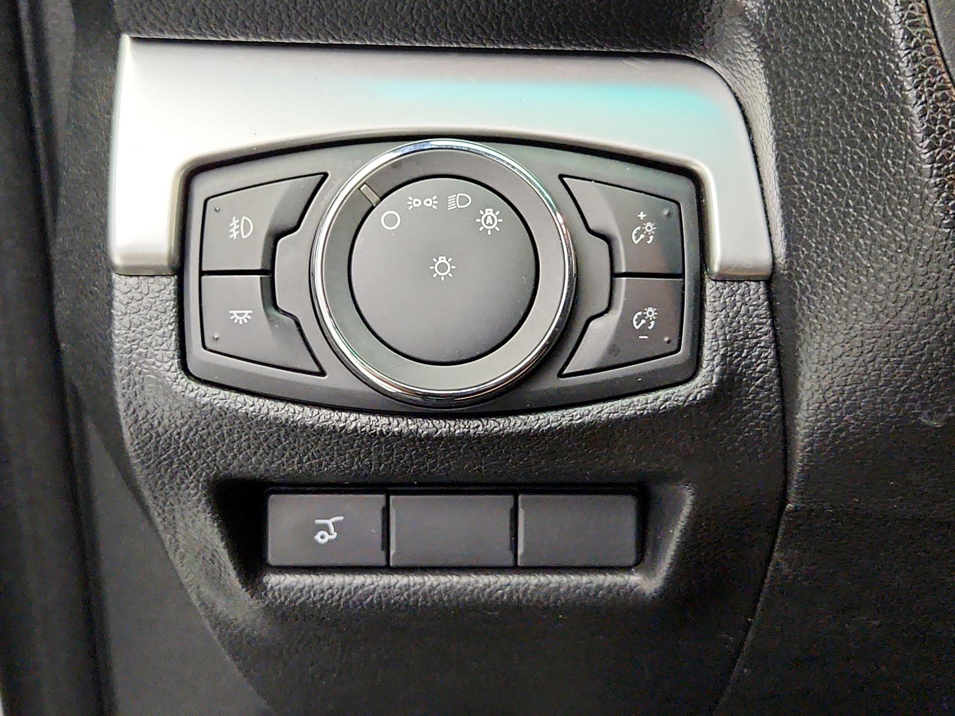 Thumbnail: 2017 Ford Explorer - 13