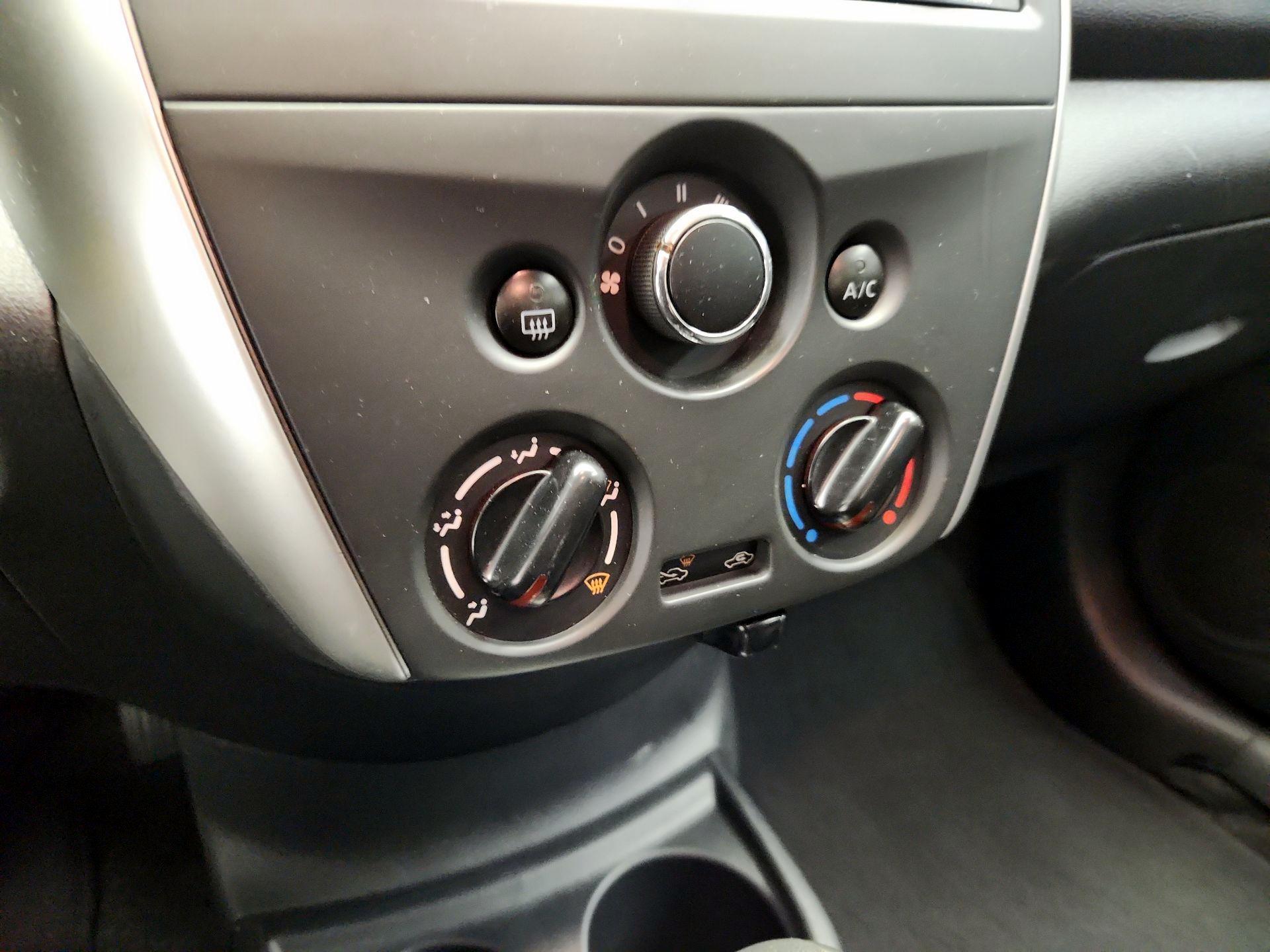 Thumbnail: 2015 Nissan Versa - 15