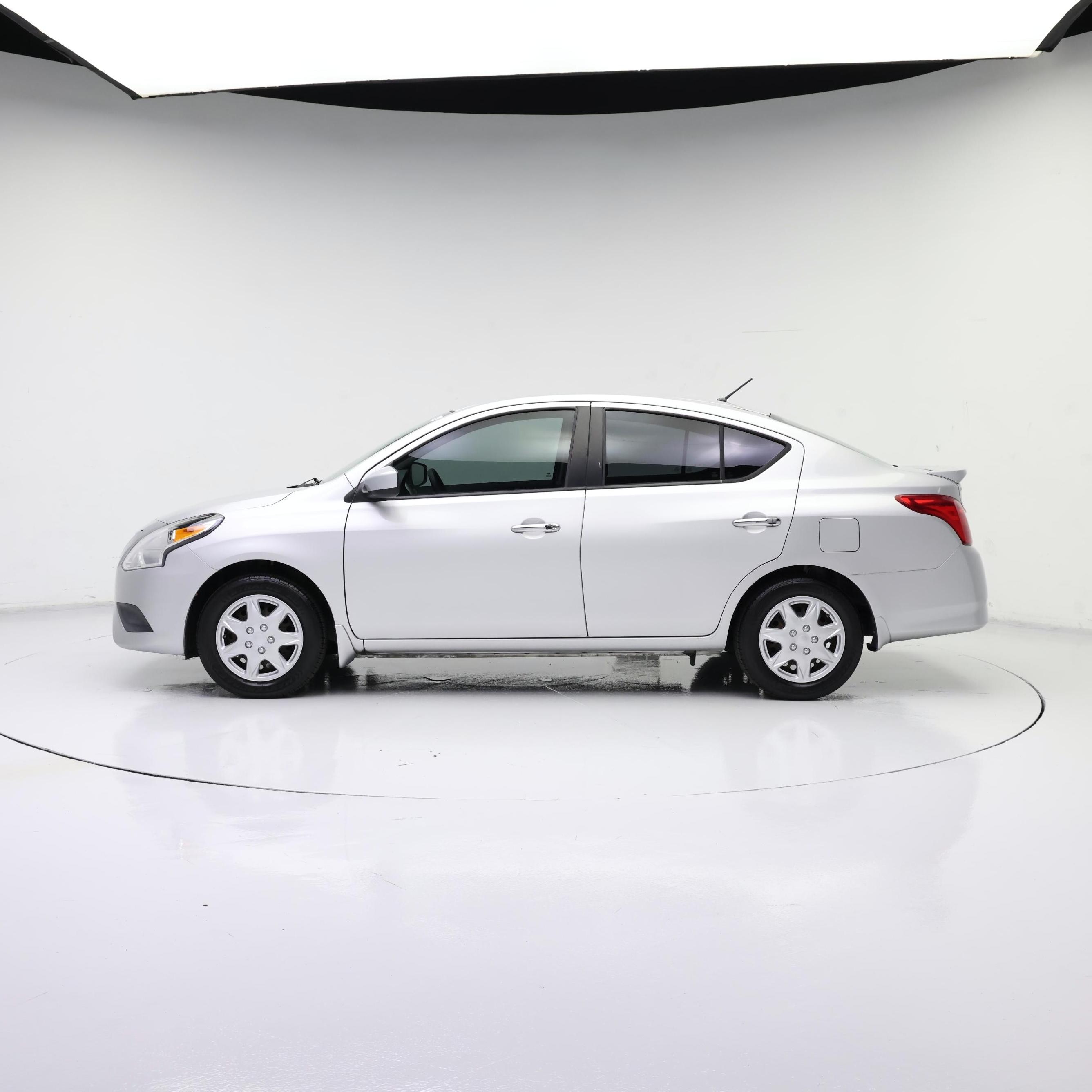 Thumbnail: 2015 Nissan Versa - 3