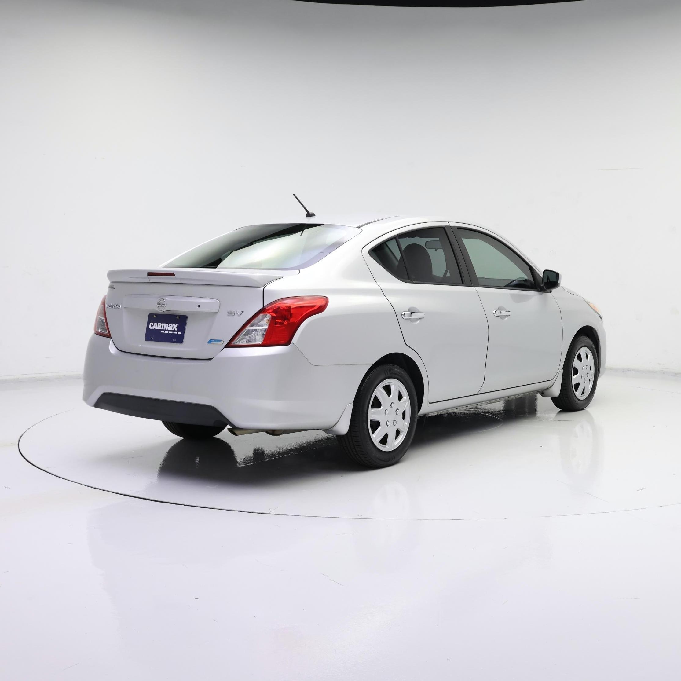 Thumbnail: 2015 Nissan Versa - 8