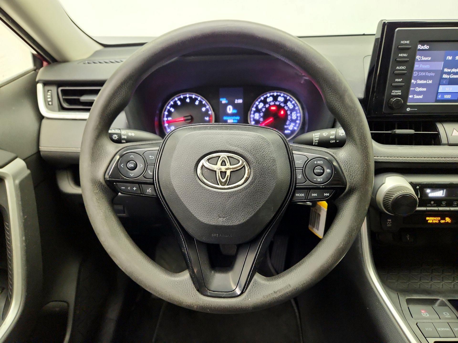 Thumbnail: 2021 Toyota RAV4 - 10