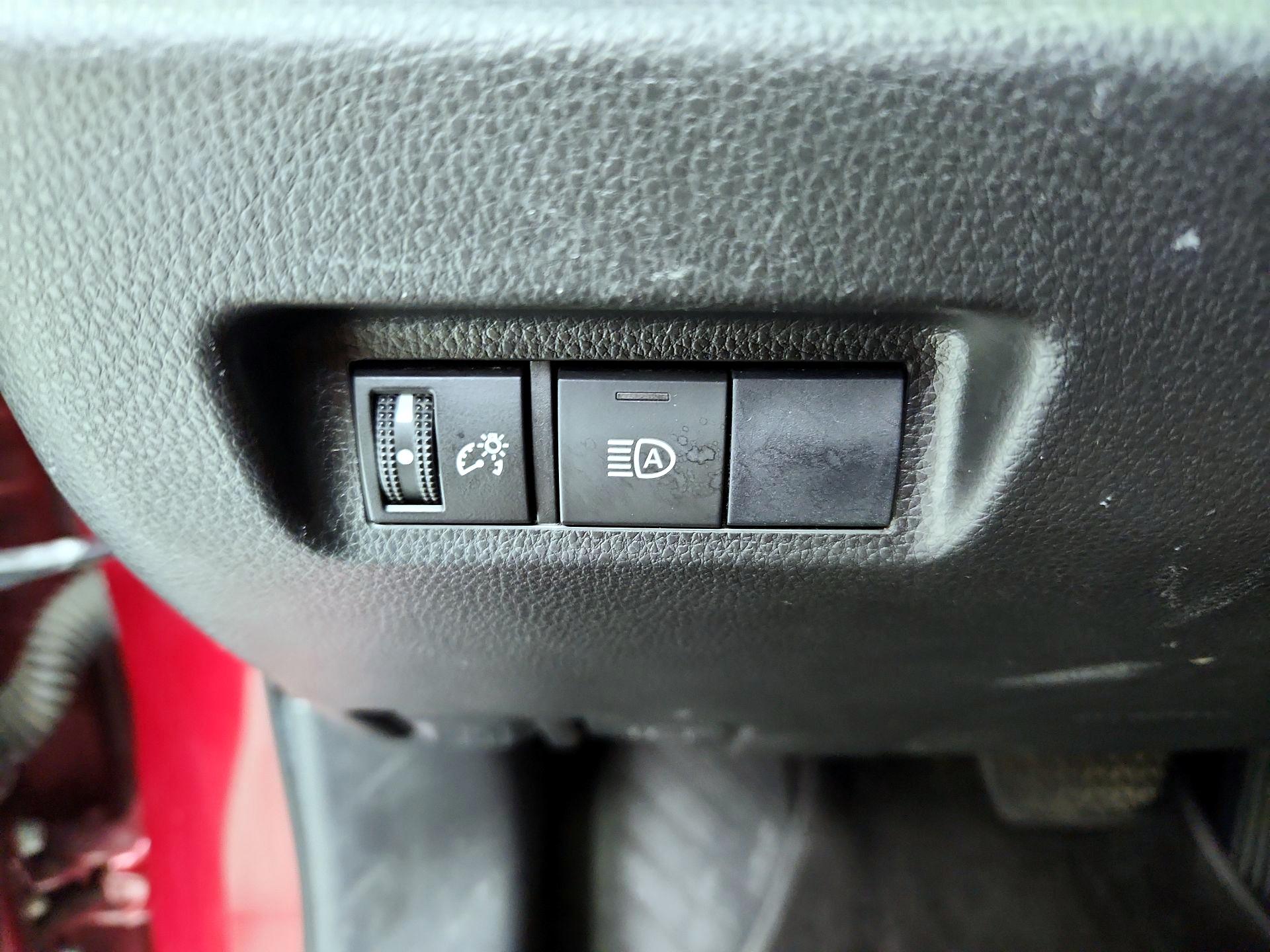 Thumbnail: 2021 Toyota RAV4 - 13