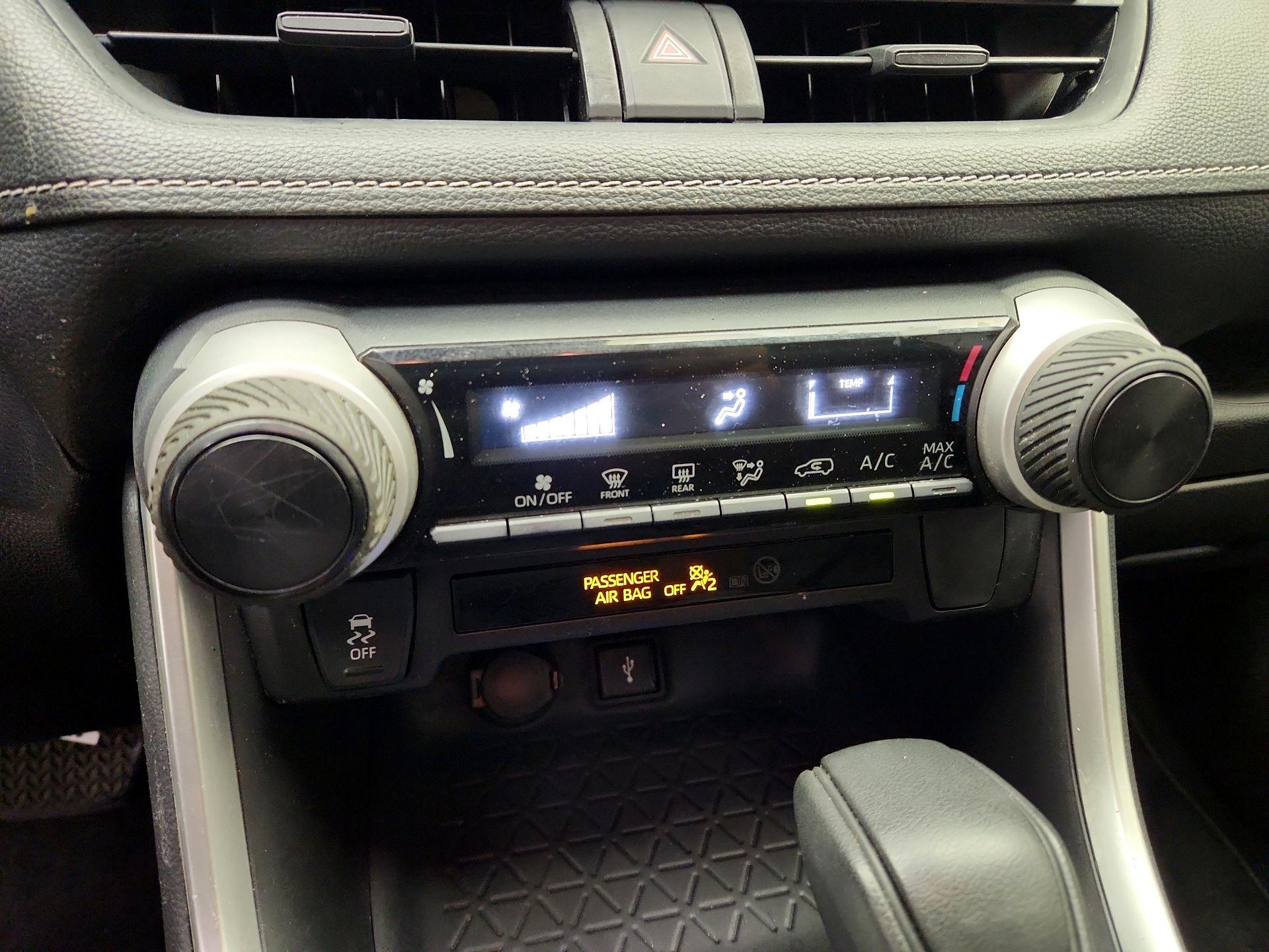 Thumbnail: 2021 Toyota RAV4 - 16