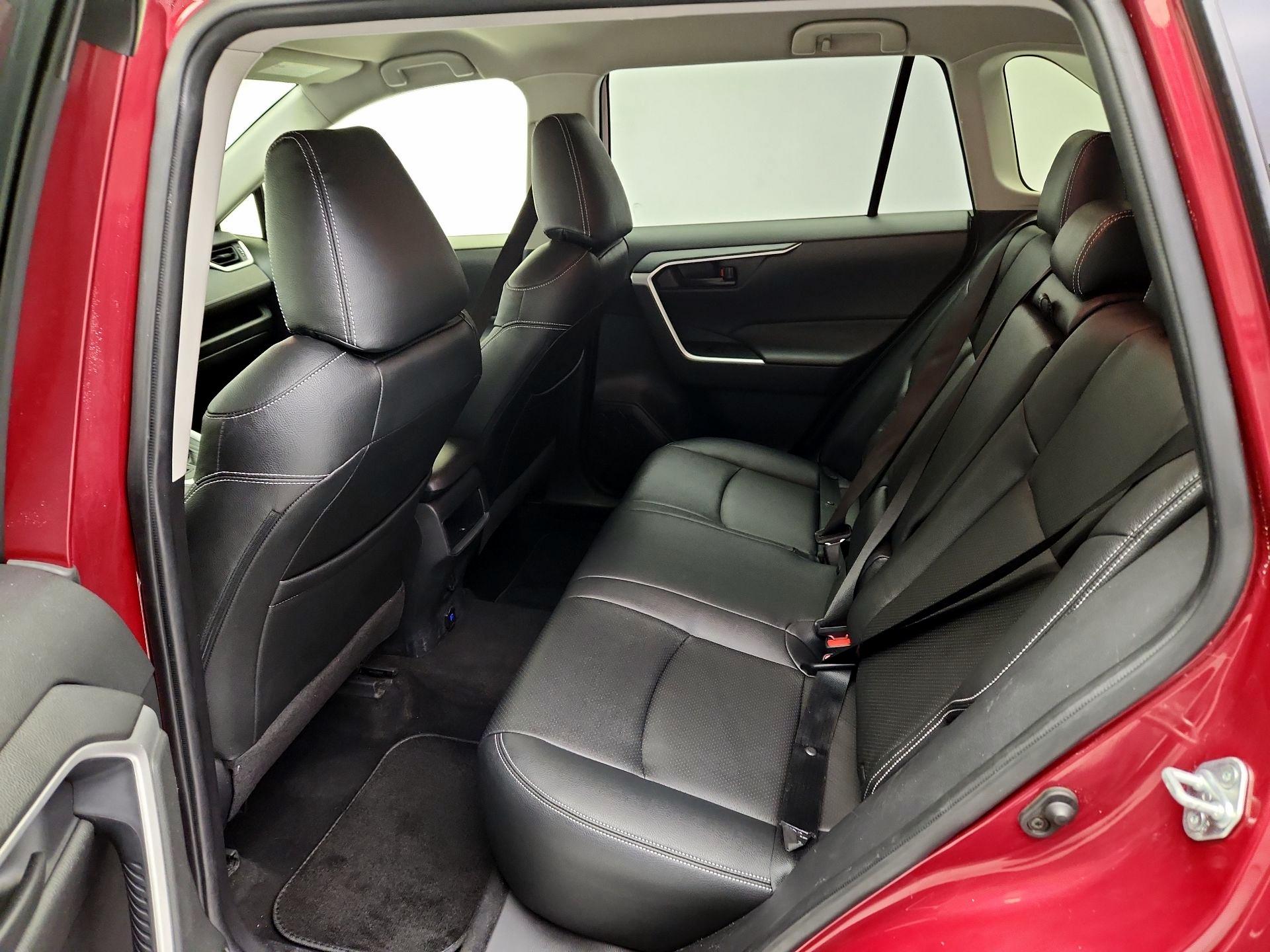 Thumbnail: 2021 Toyota RAV4 - 19