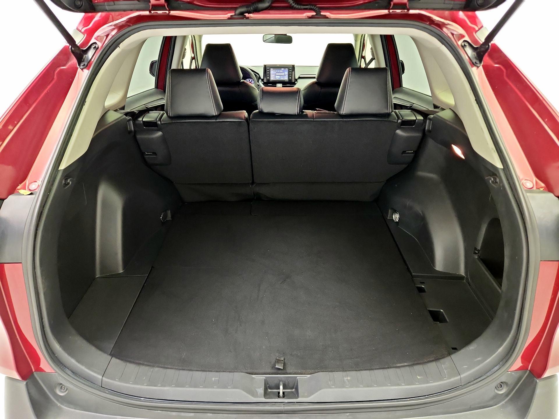 Thumbnail: 2021 Toyota RAV4 - 20