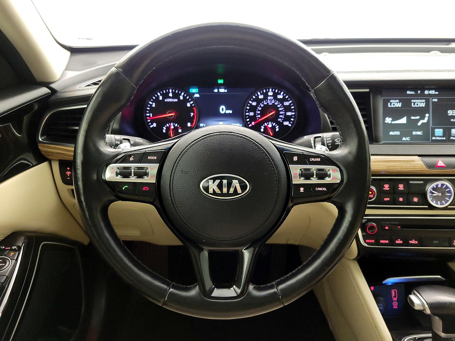Thumbnail: 2017 Kia Cadenza - 10