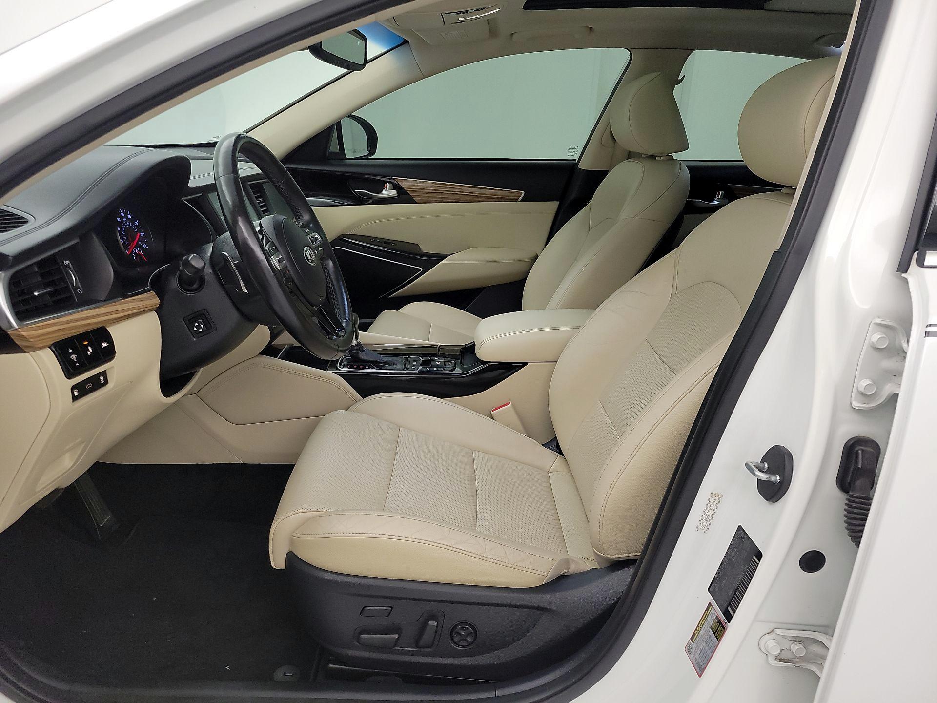 Thumbnail: 2017 Kia Cadenza - 11