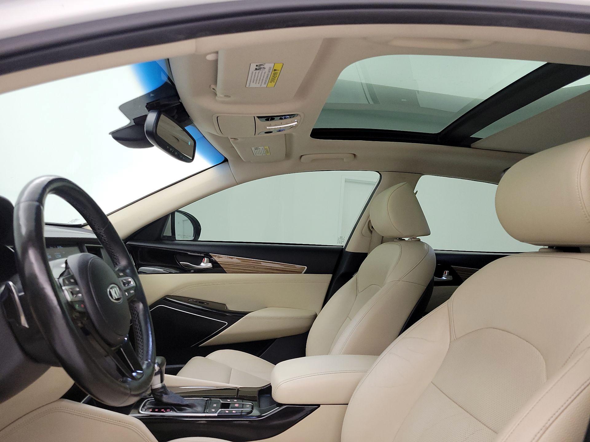 Thumbnail: 2017 Kia Cadenza - 19