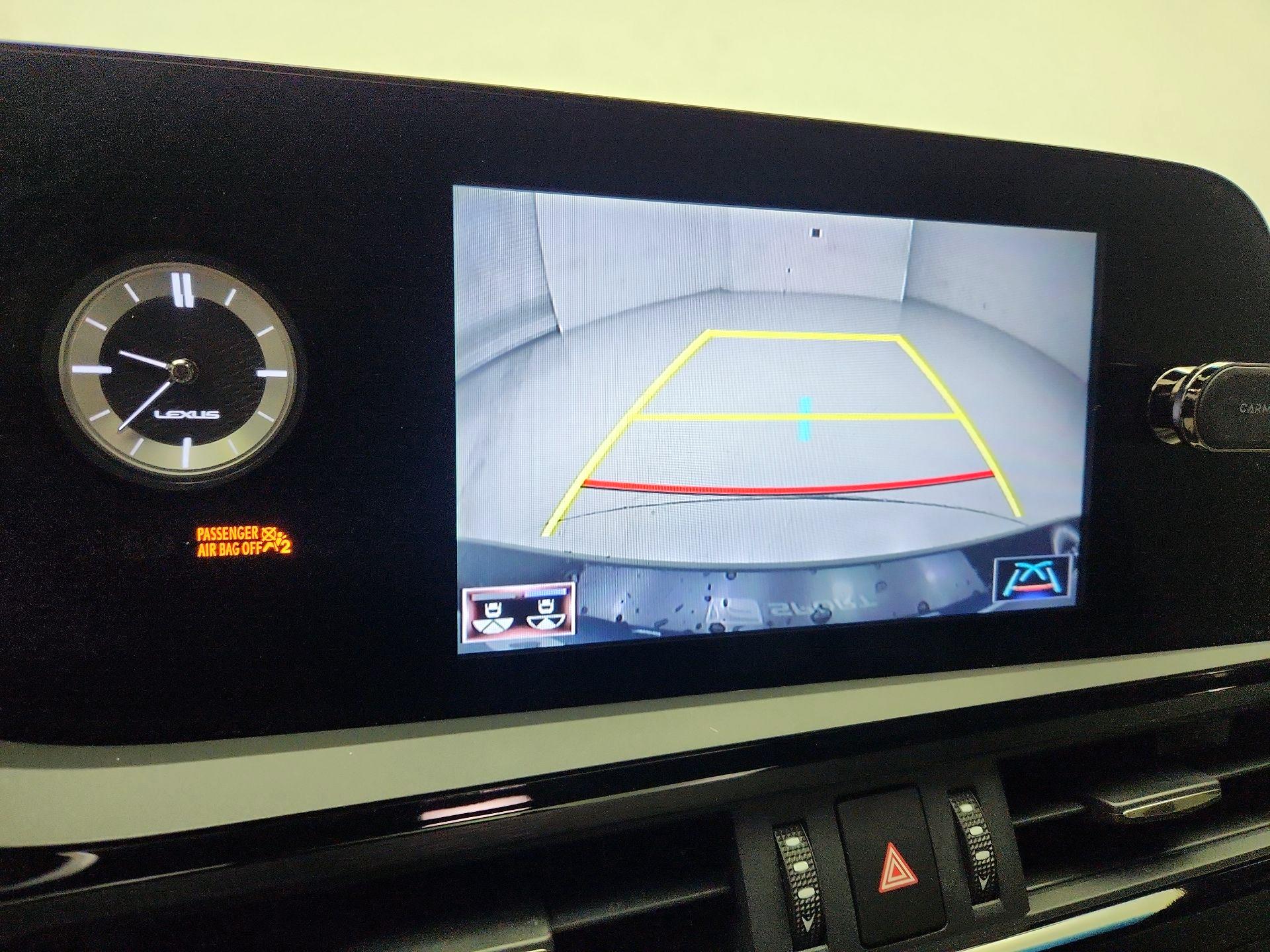 Thumbnail: 2022 Lexus ES - 14